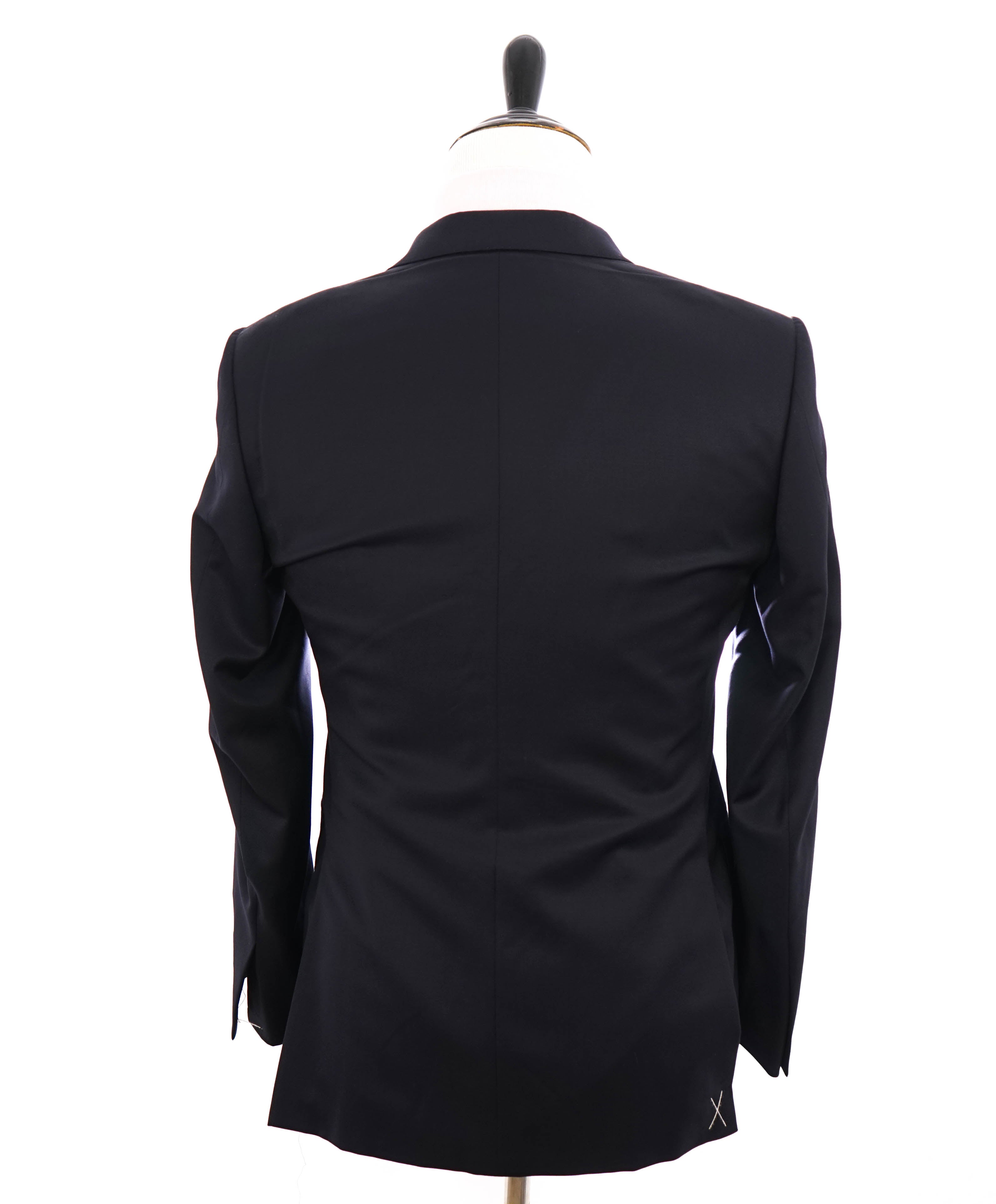 $2,695 ERMENEGILDO ZEGNA -"Micronsphere" NAVY Blazer - 36S