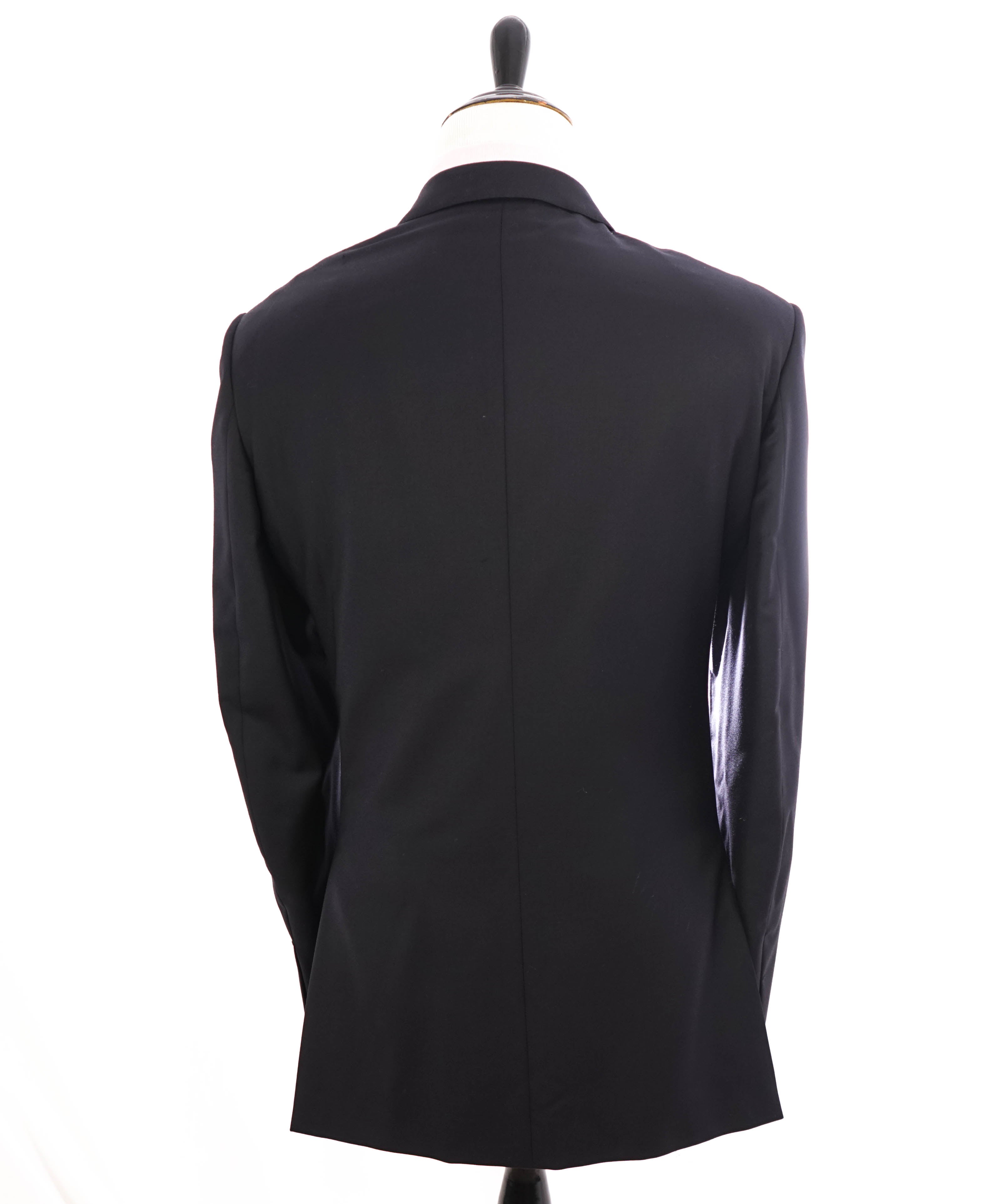 $3,295 ERMENEGILDO ZEGNA -"TROFEO" MILANO Black Blazer - 48L