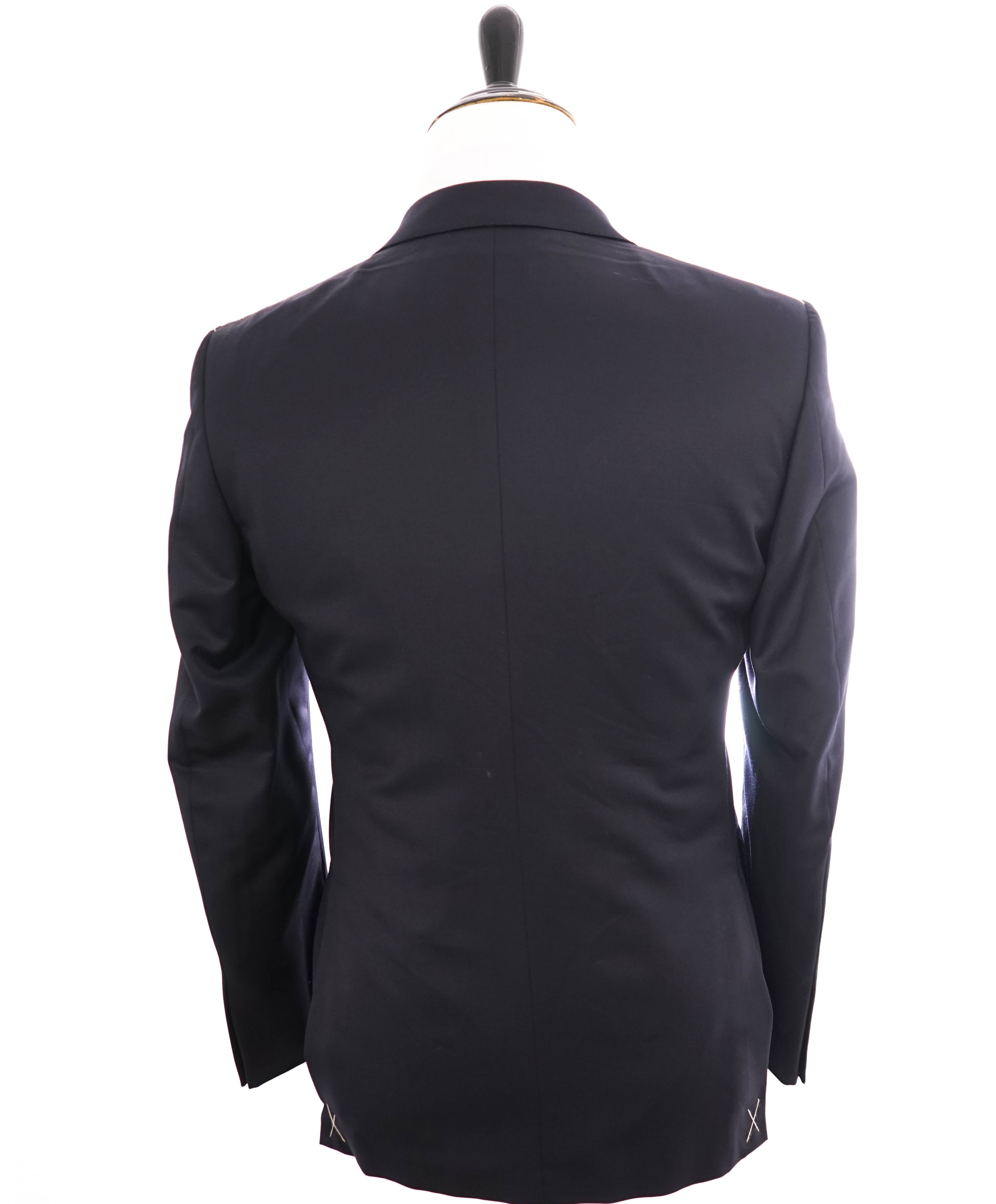 $2,695 ERMENEGILDO ZEGNA -"Micronsphere" NAVY Blazer - 38S