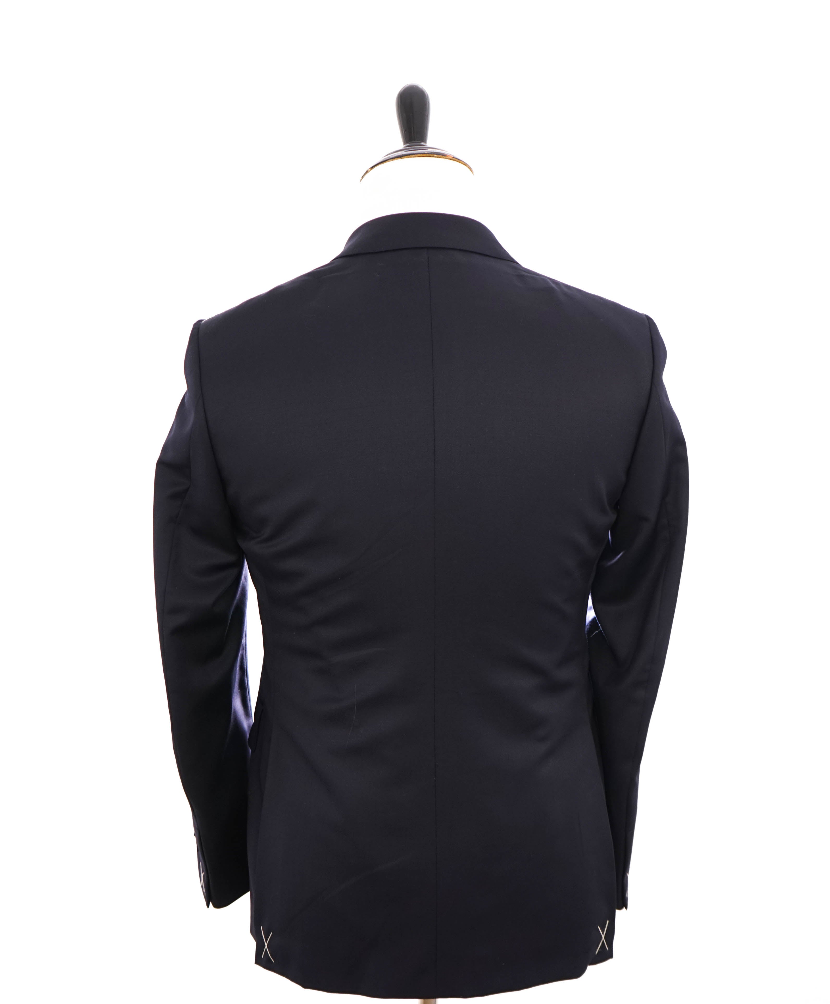 $2,695 ERMENEGILDO ZEGNA -"Micronsphere" NAVY Blazer - 36S