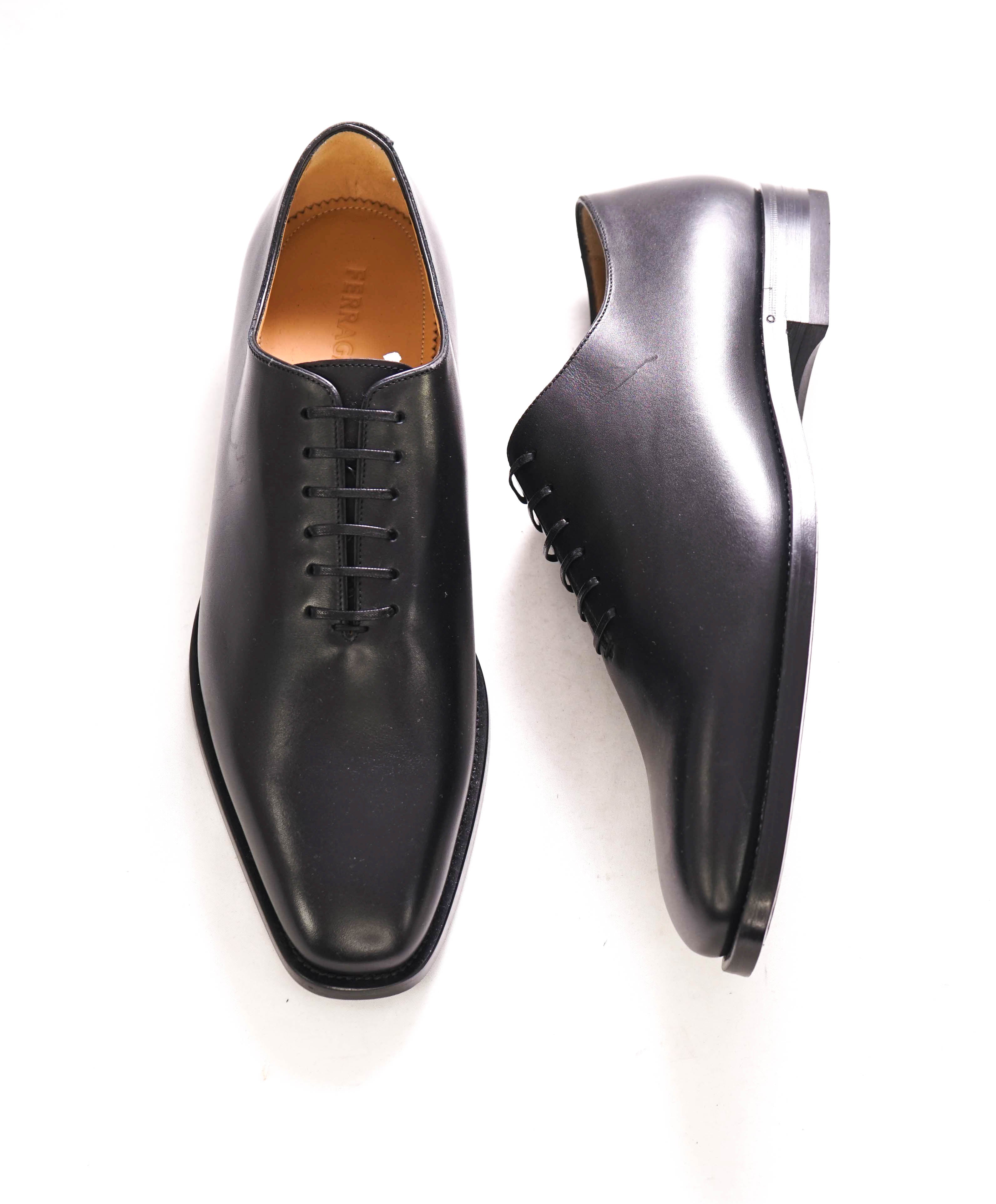 $1,090 SALVATORE FERRAGAMO - "GOFFREY" Black Whole Cut Oxfords - 9 EE