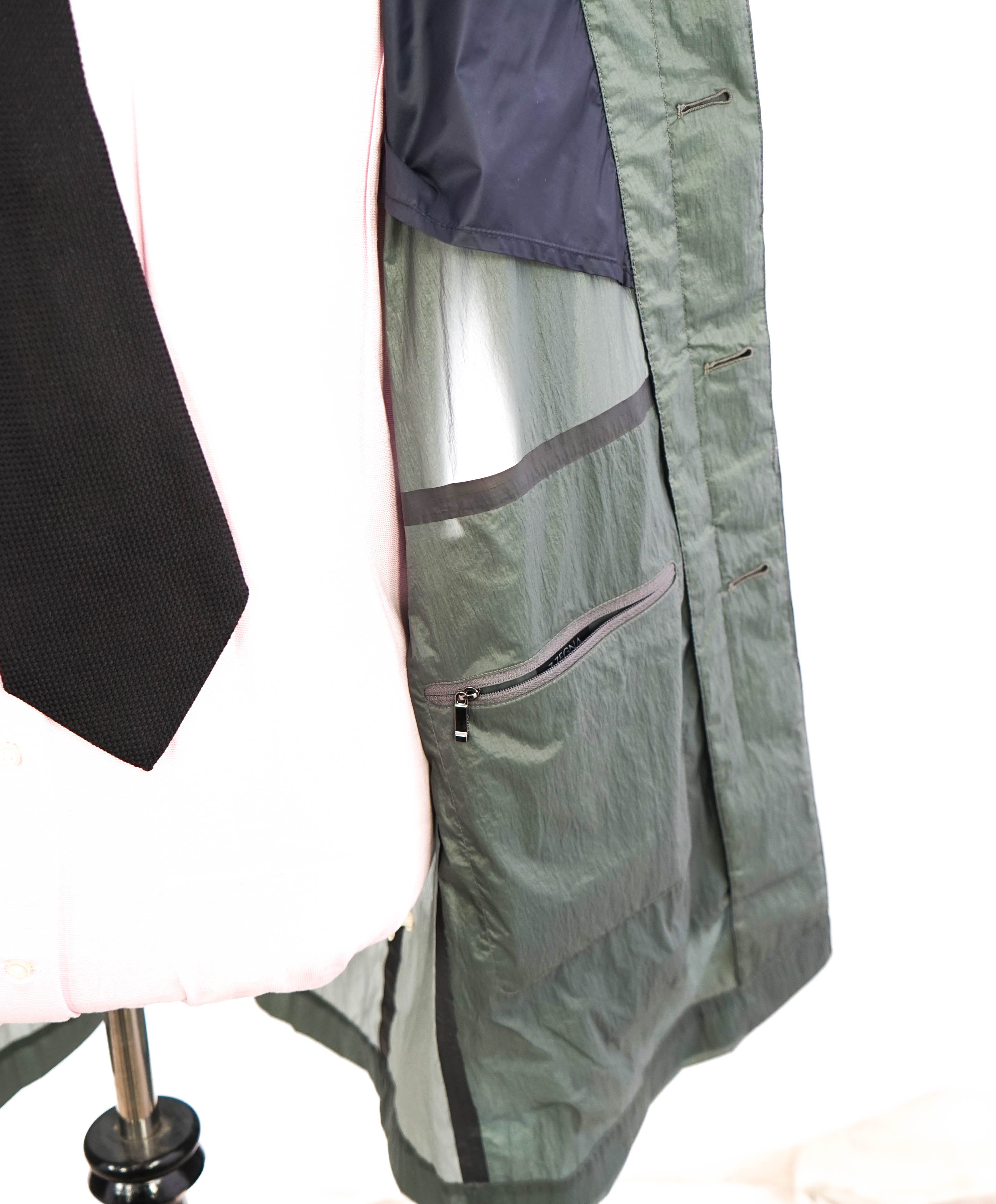 Z ZEGNA - WaterProof Sage Green Raincoat W Leather Logo - Mk