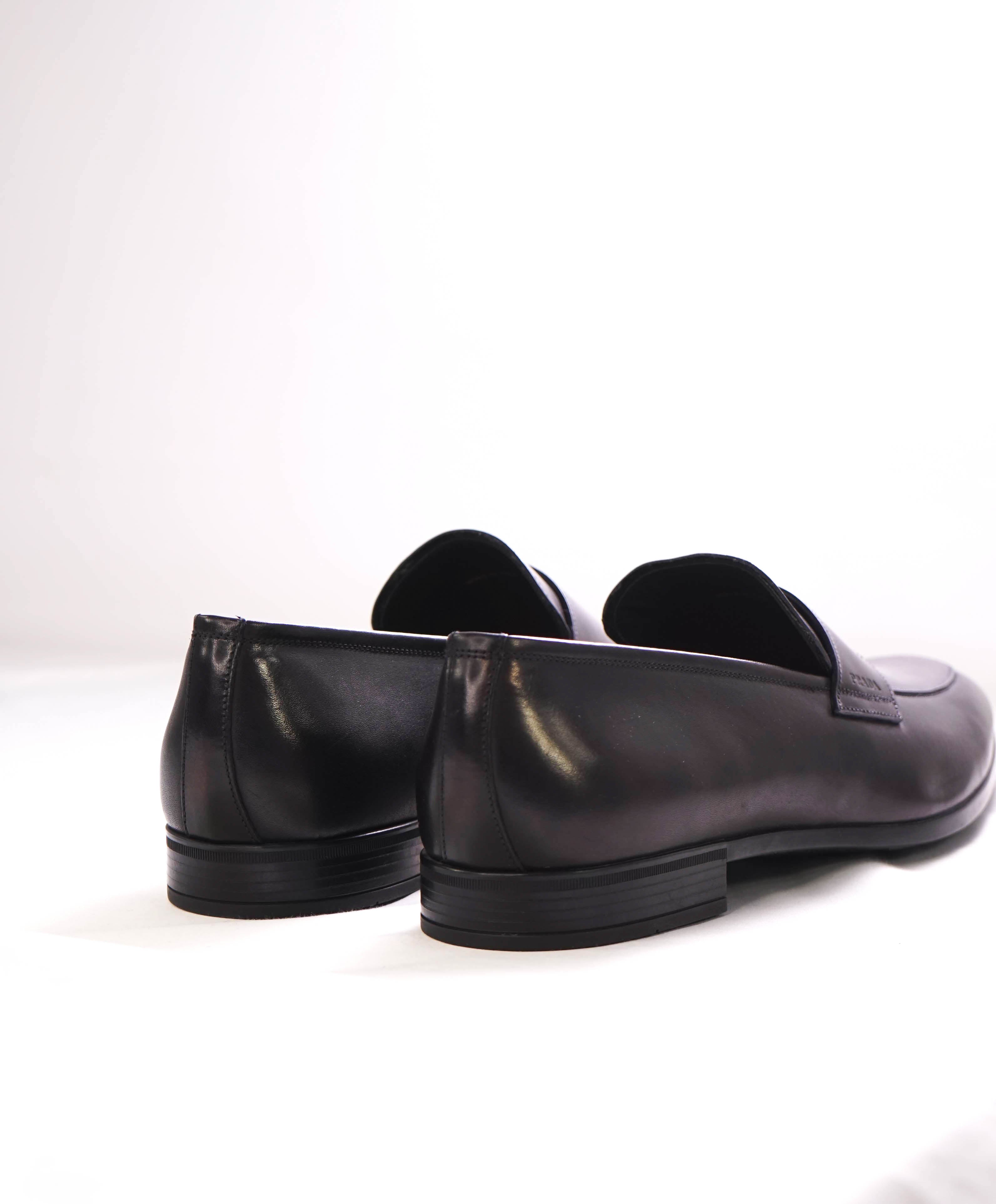 $850 PRADA - Black Leather LOGO Leather Penny Loafers - 12.5 US (11.5)