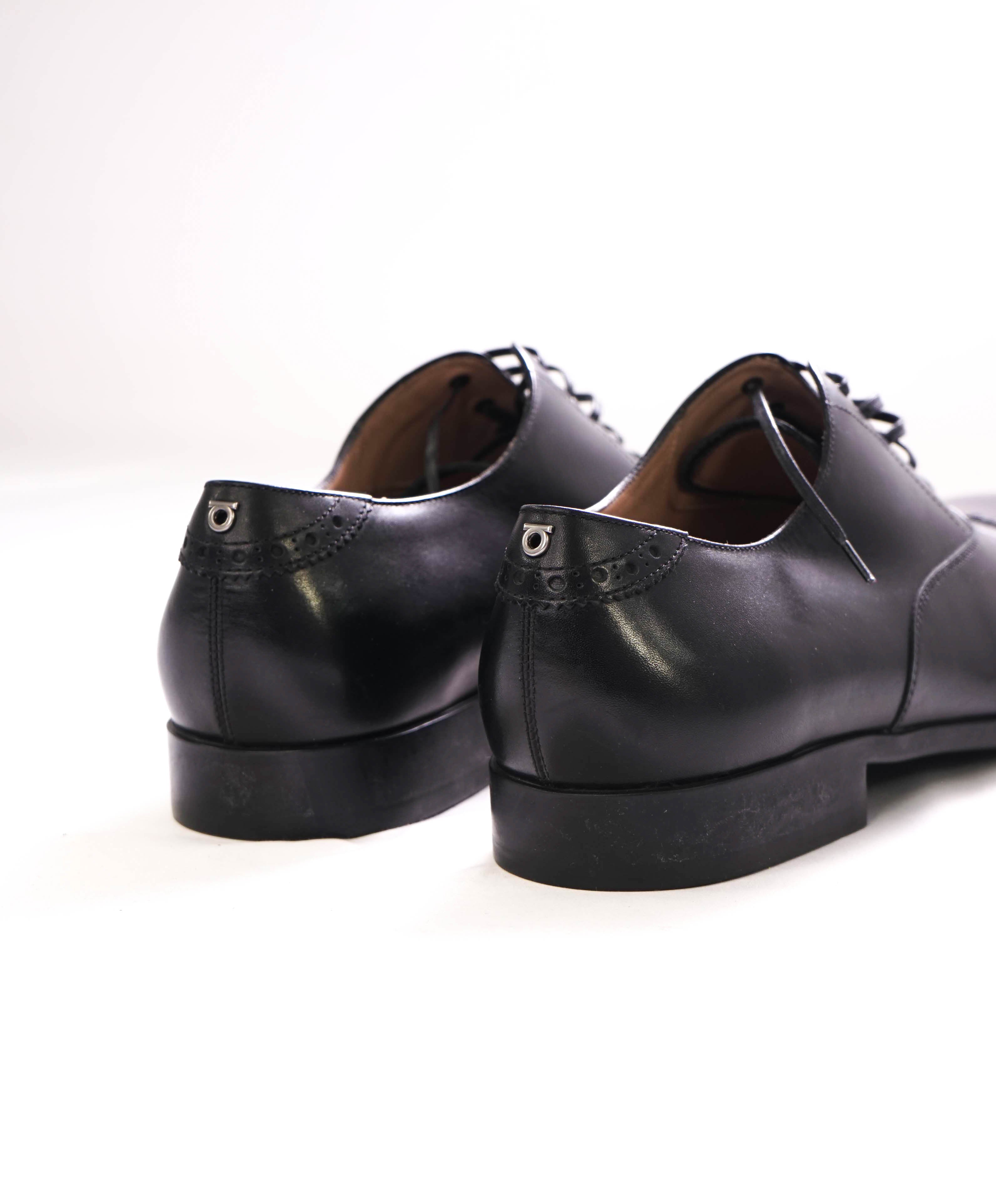 $800 SALVATORE FERRAGAMO - Cap-Toe Gancini Logo Black Leather Oxford - 8 US