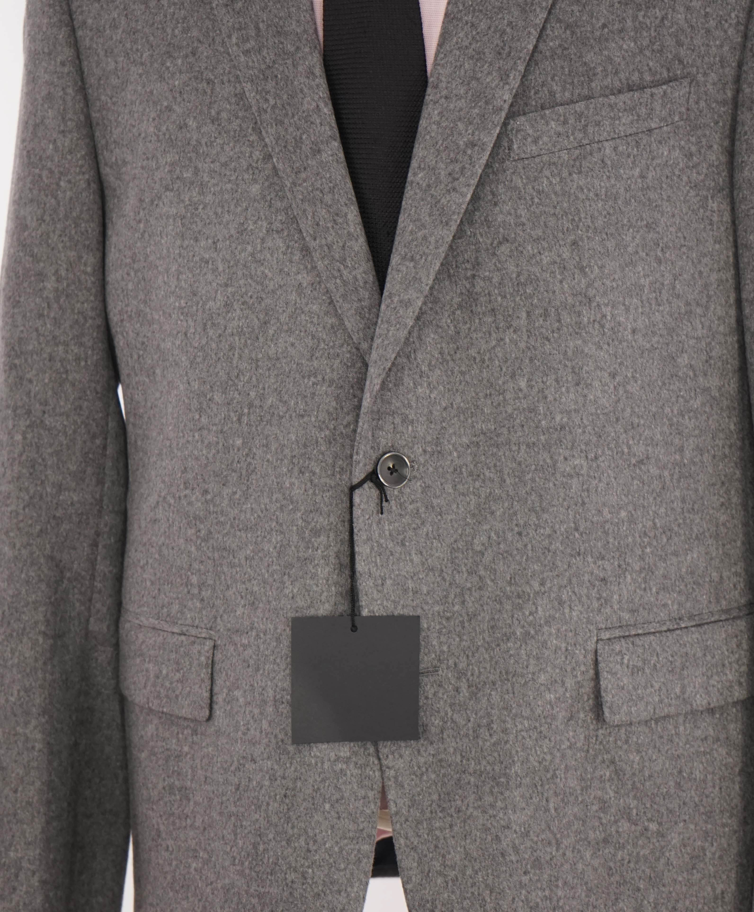 $1,295 SAKS FIFTH AVENUE - By Cerruti 100% Cashmere Gray Blazer- 44R