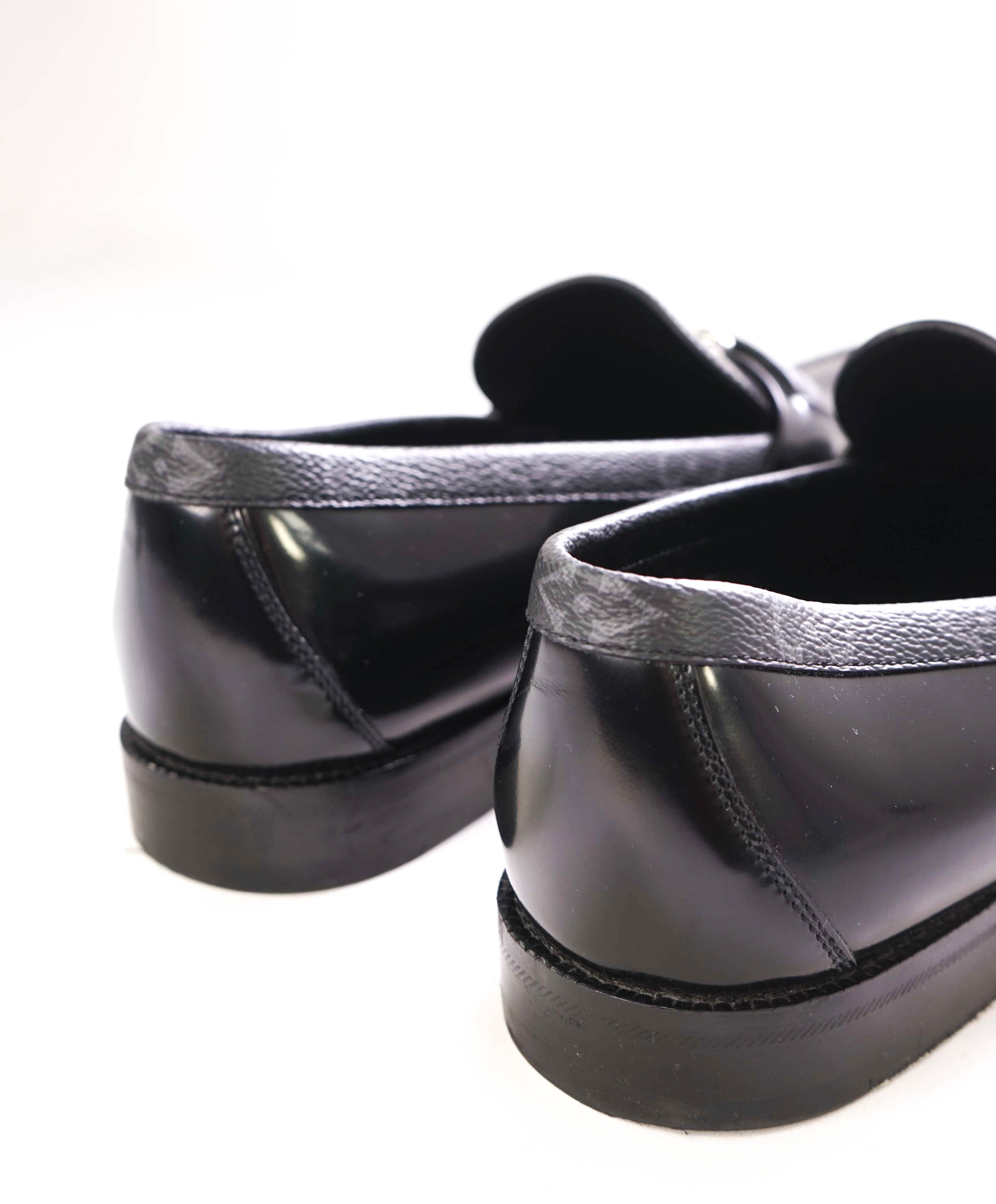 $1,170 LOUIS VUITTON - Black *MAJOR* Logo Strap Loafers - 10.5US (9.5 LV)