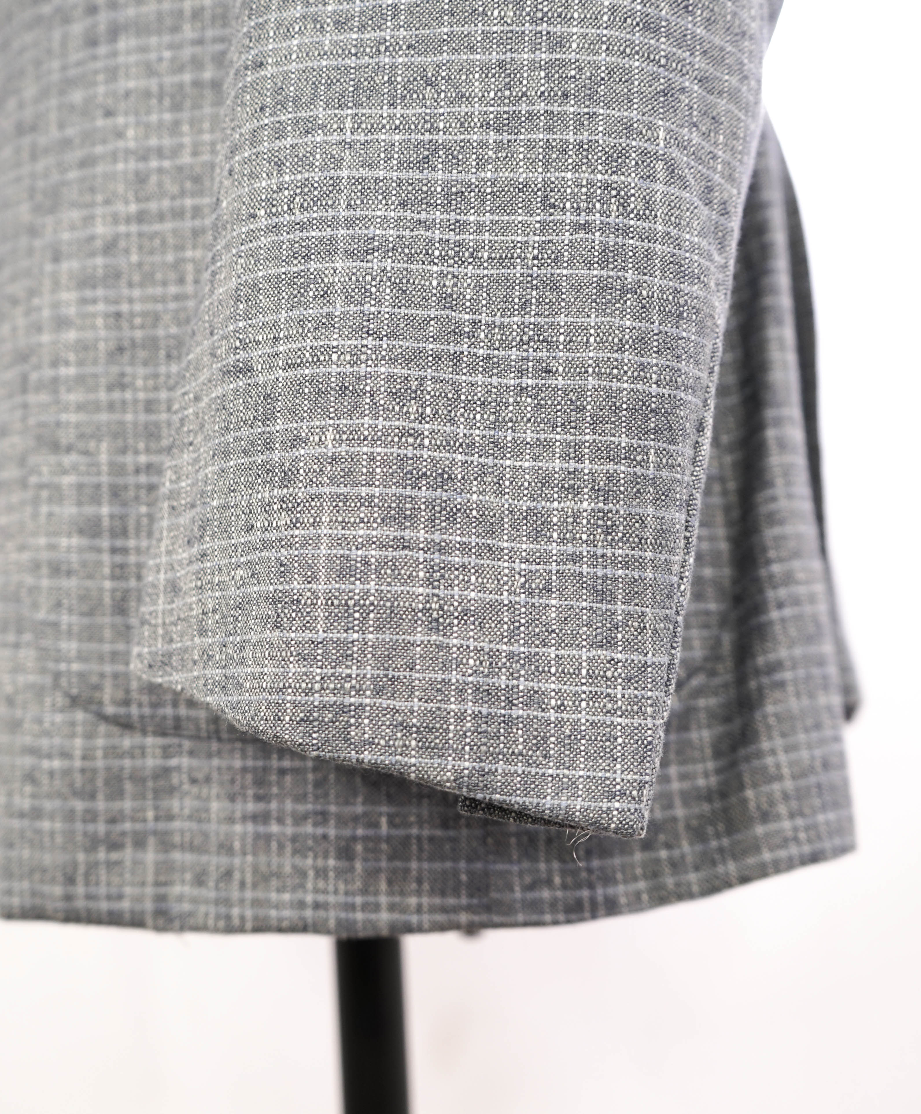 $1,895 CANALI - "KEI"Gray Abstract Check Summer Wool Blazer - 44L