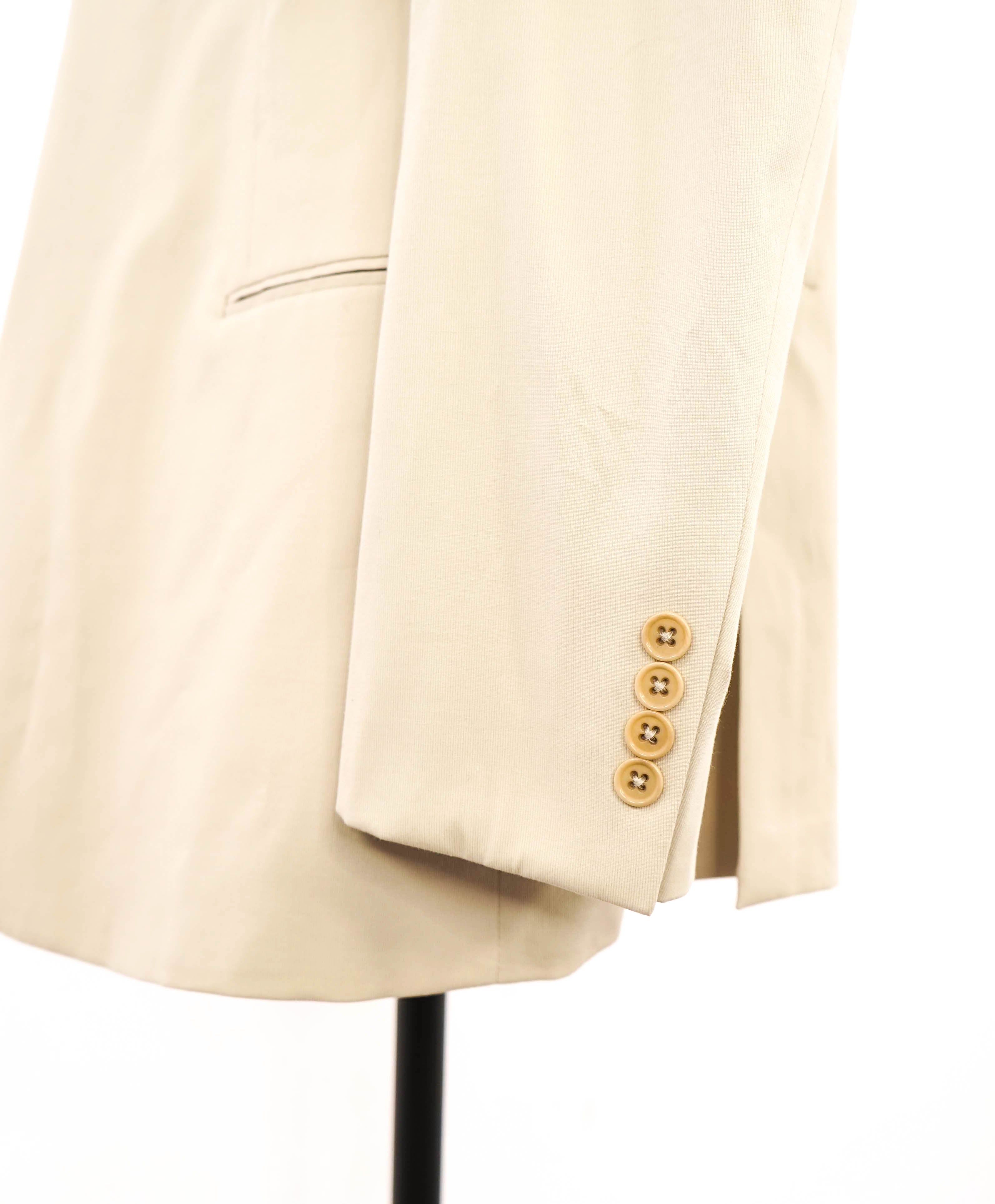 $1,995 ARMANI COLLEZIONI - “G Line” COTTON/SILK Ivory Summer Suit - 46R