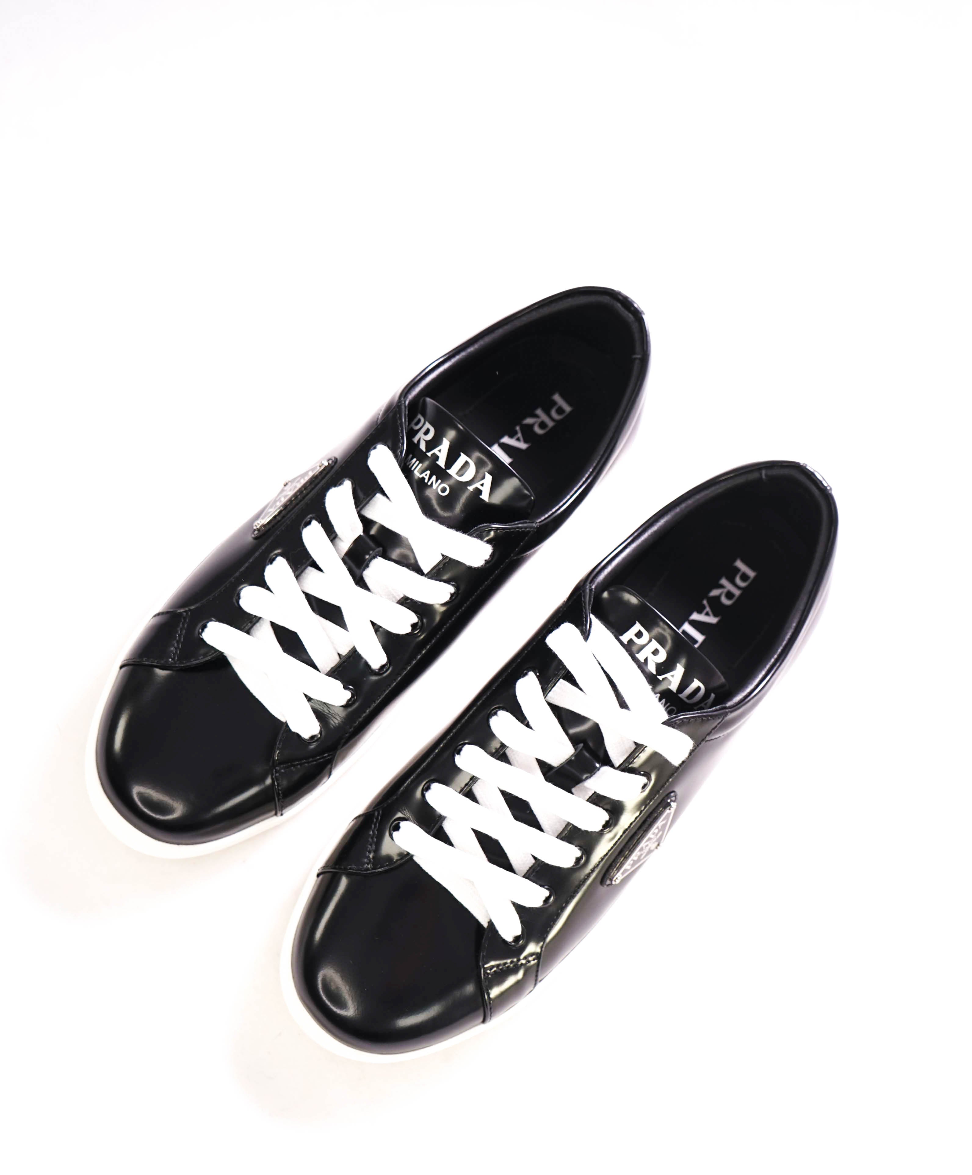 $1,150 PRADA -  Black/White Leather Sneakers With Logo Detail - 12 US (42 IT) (WOMEN)