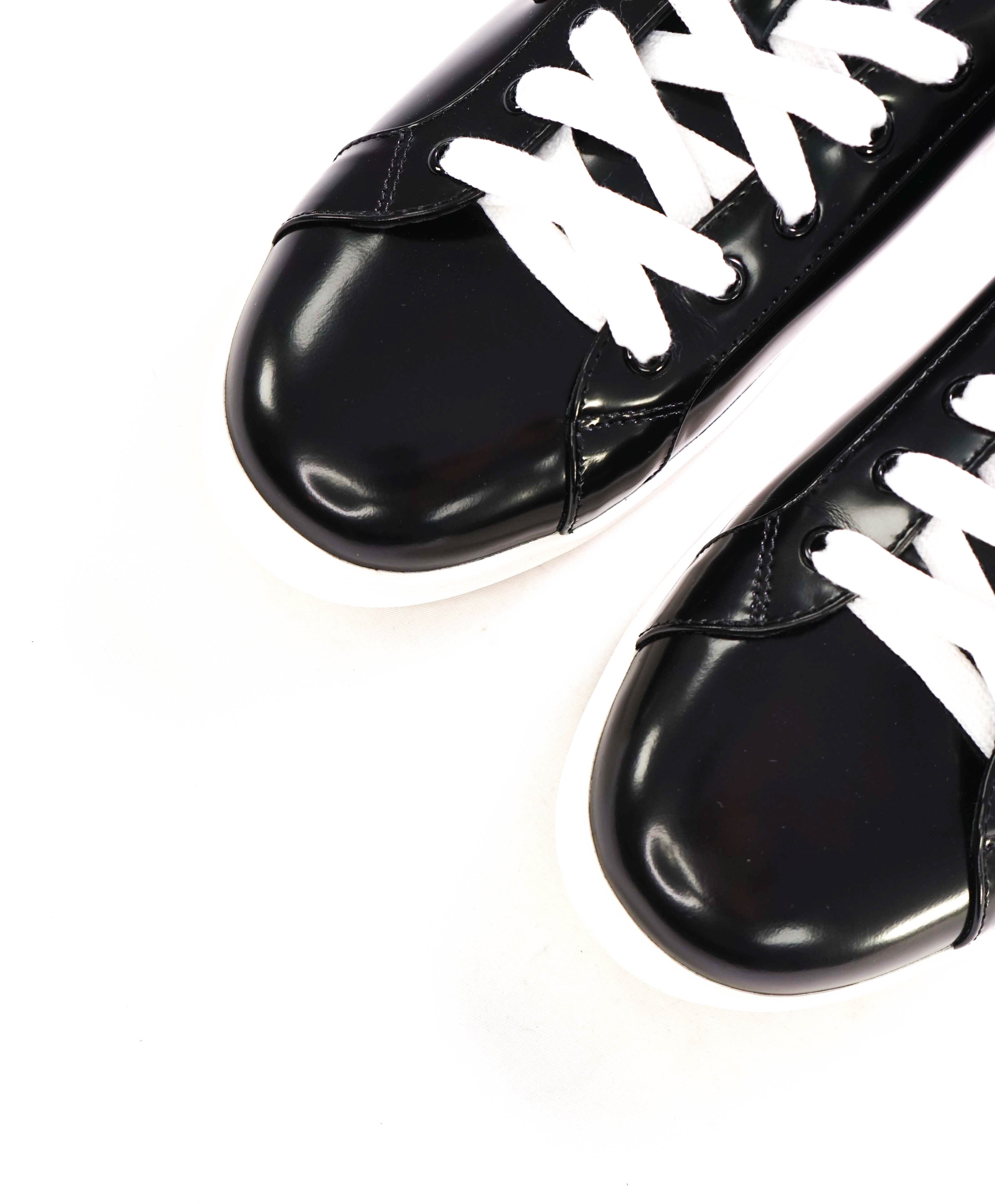 $1,150 PRADA -  Black/White Leather Sneakers With Logo Detail - 12 US (42 IT) (WOMEN)