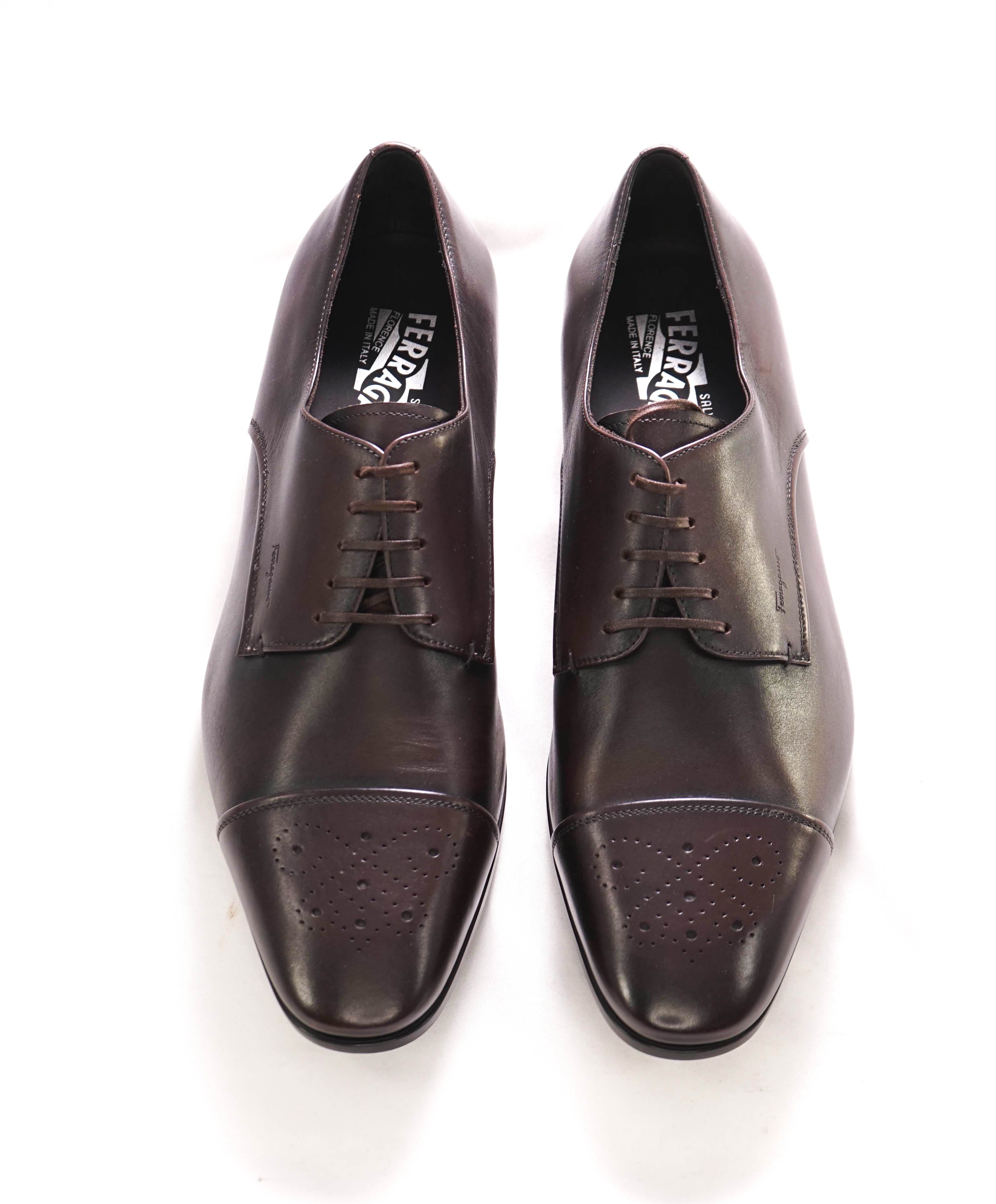 $850 SALVATORE FERRAGAMO - Logo Engraved Brown Brogue Cap-Toe Oxford - 10 EEE