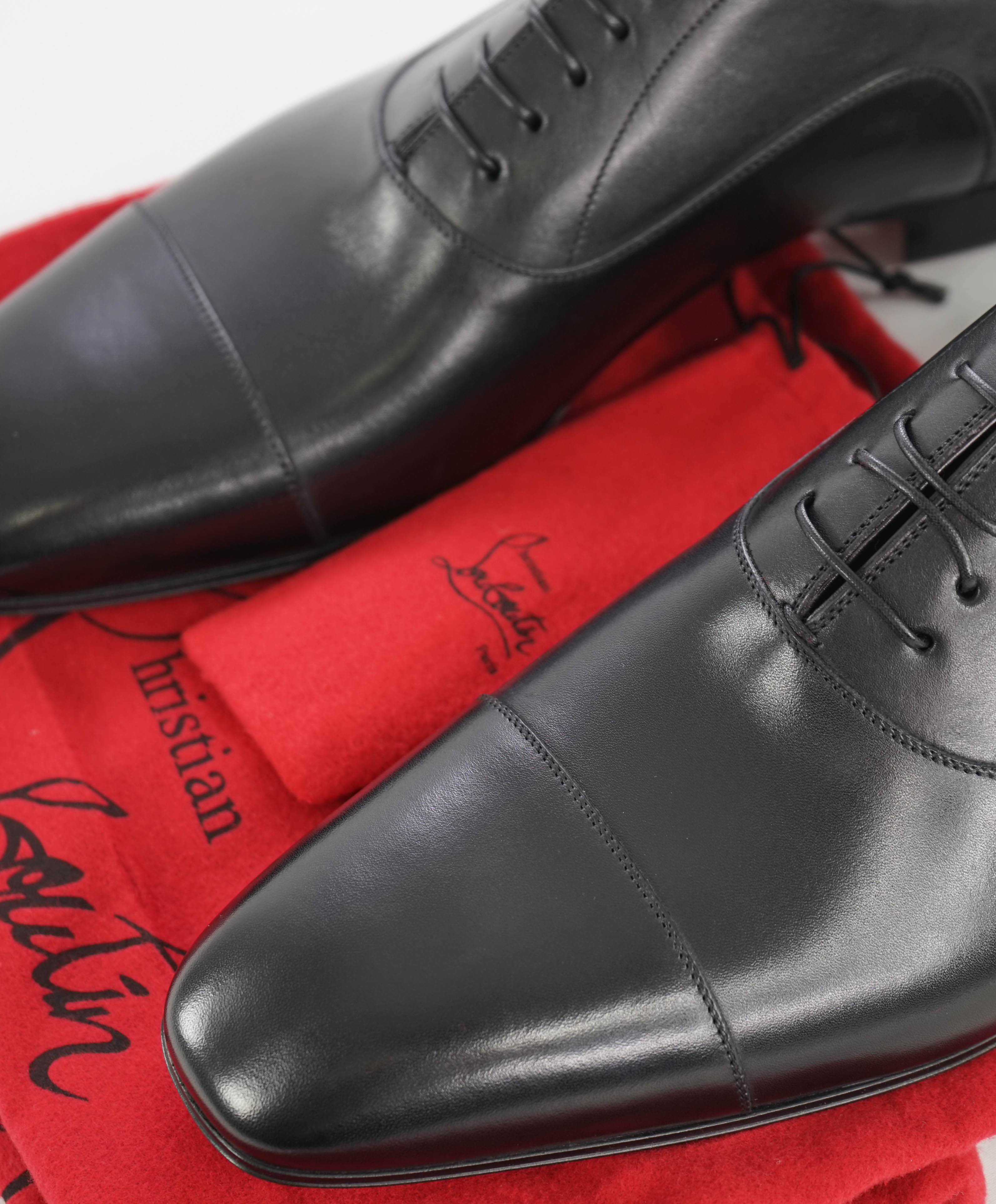 $1,050 CHRISTIAN LOUBOUTIN - *GREGGO* Black Oxfords - 12 US (45)