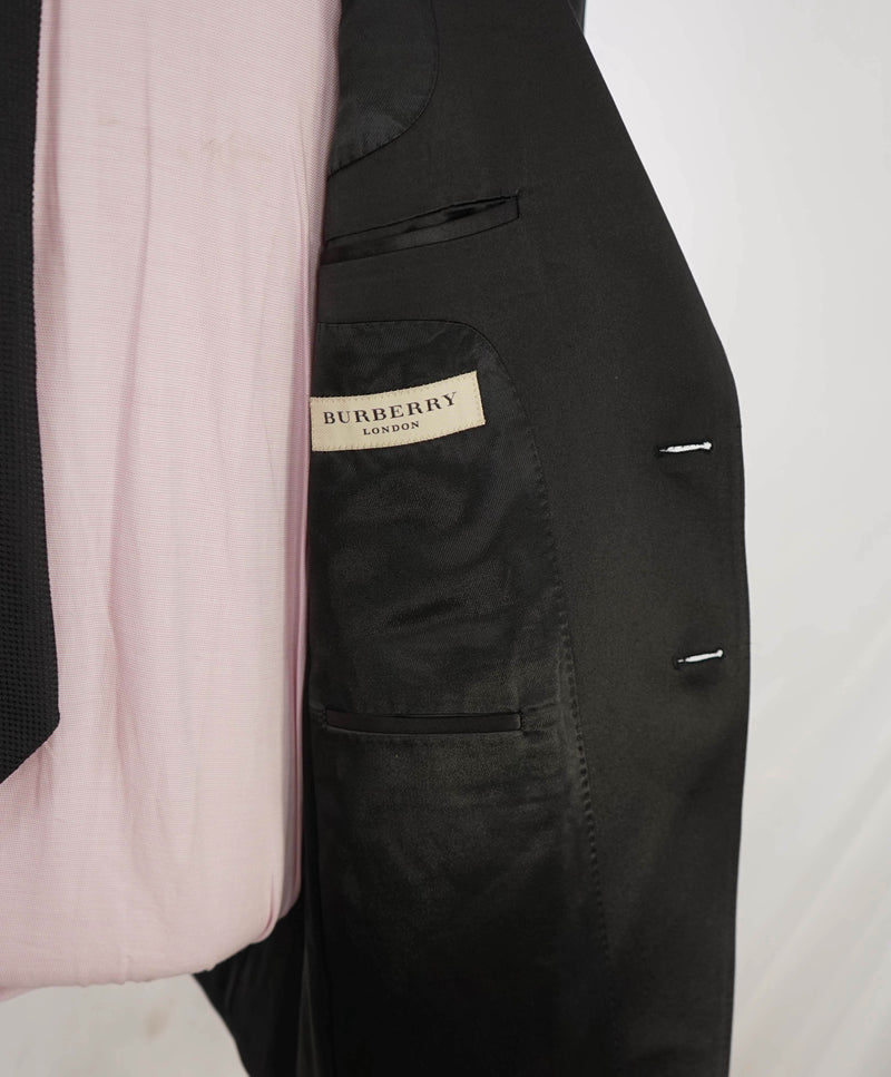 $2,895 BURBERRY LONDON - *SIDE TABS* Made In Italy Wool & Mohair Tuxedo Suit - 42R