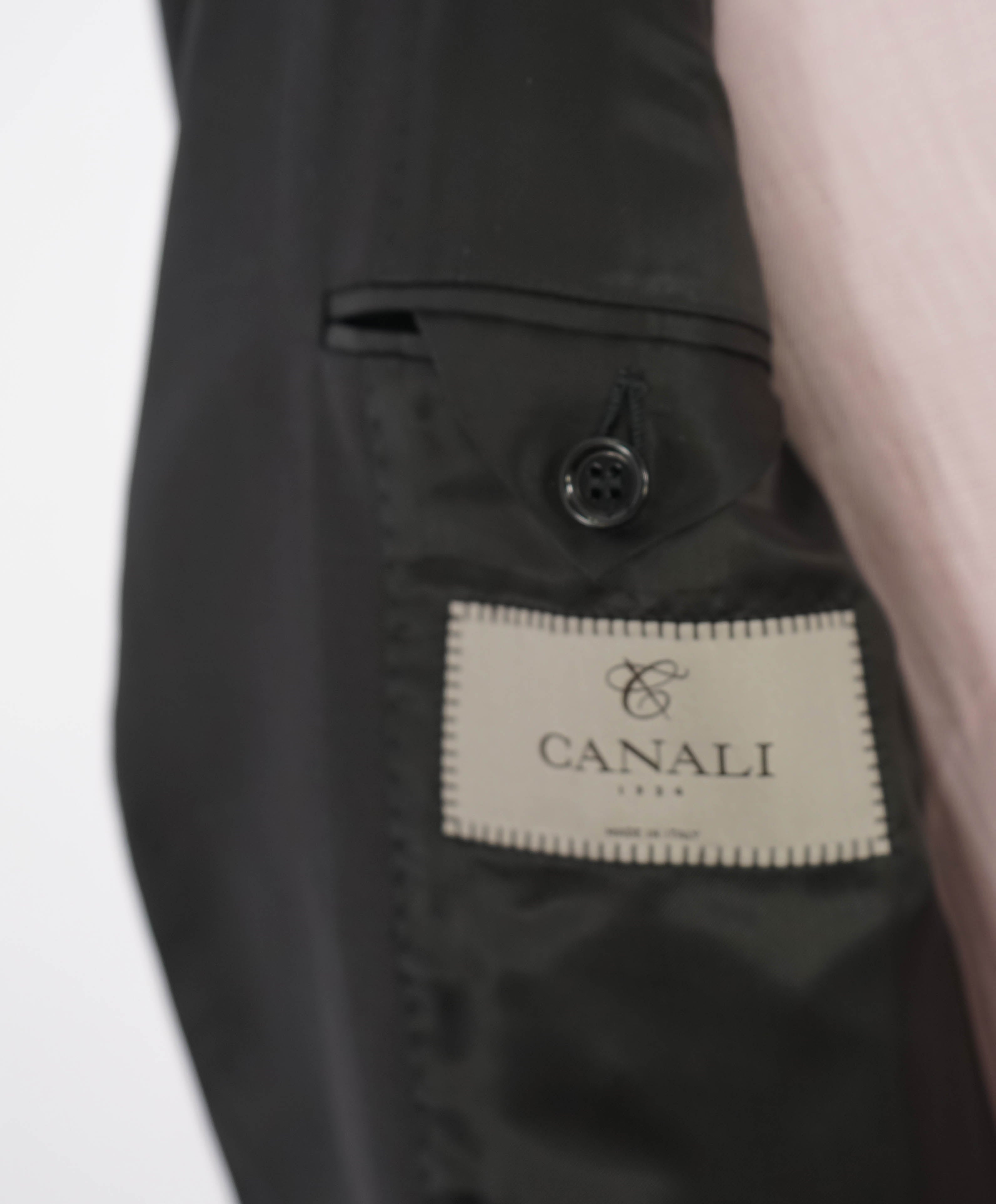 $2,195 CANALI - *CLOSET STAPLE* Black 2-Piece Suit - 38R 31W