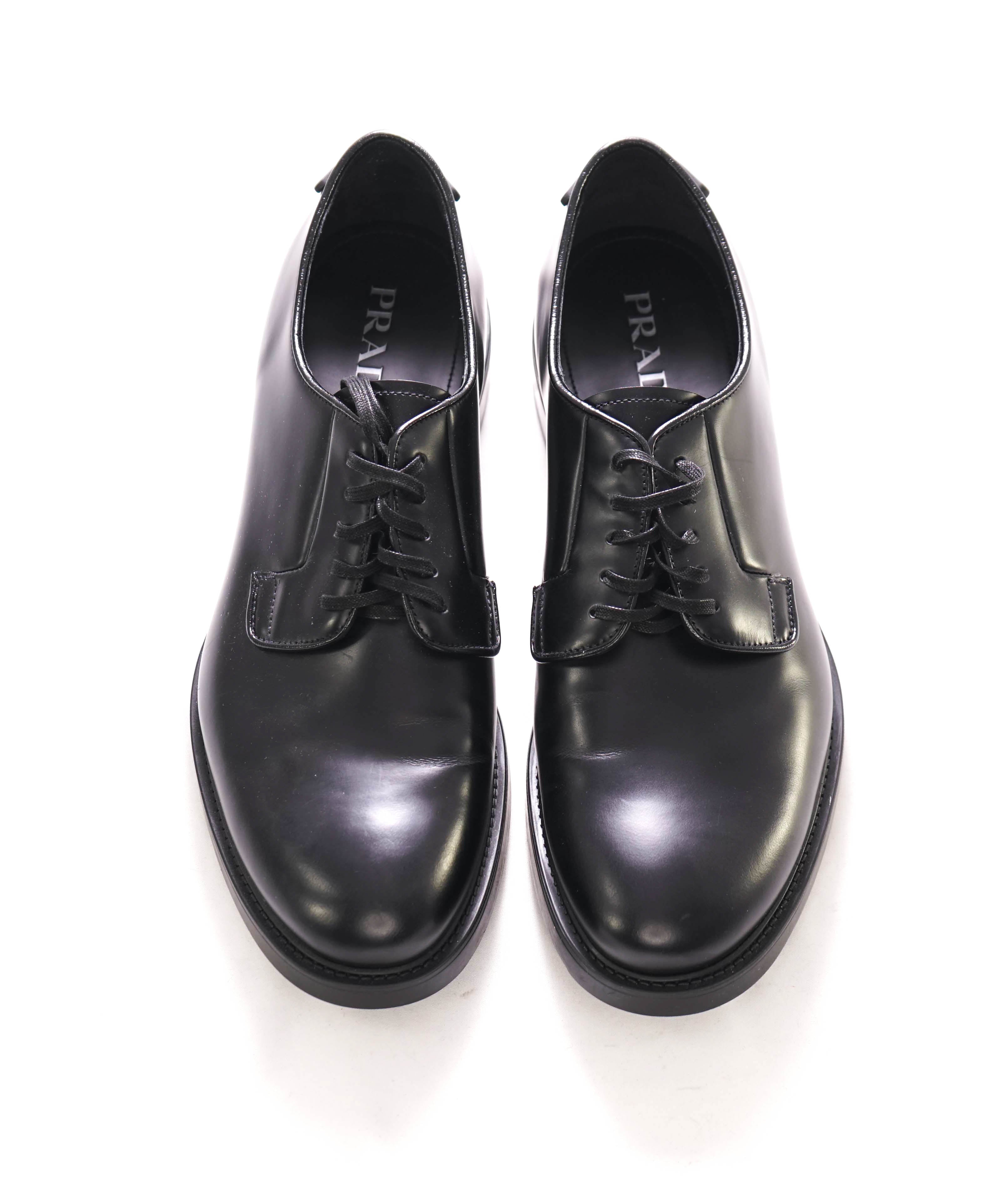 $1,150 PRADA - Black Brushed Triangle Plaque Leather Derby Lace-Ups - 12 US (11 Prada)