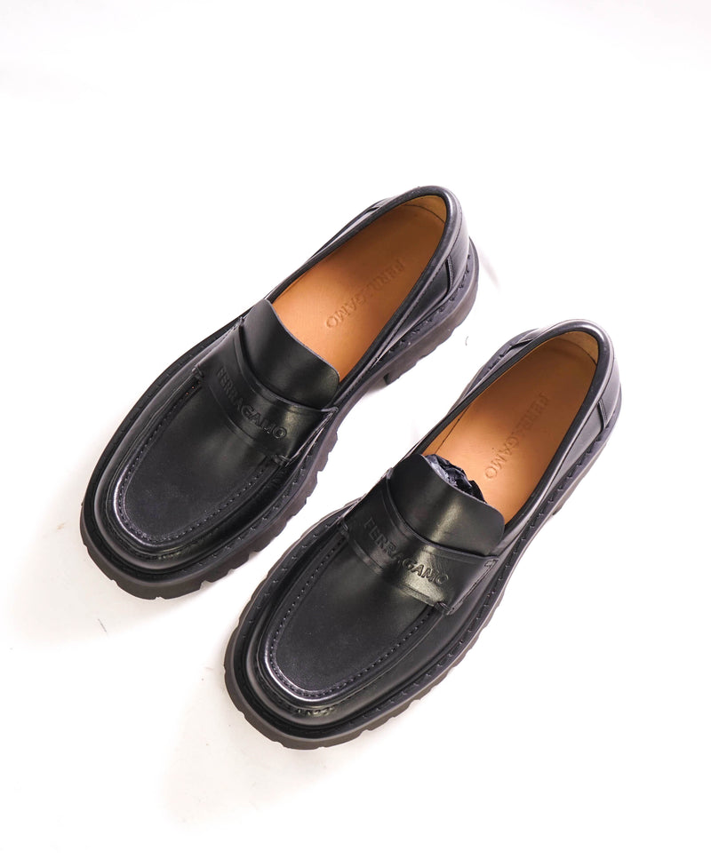 $1,090 SALVATORE FERRAGAMO - *FERGAL* Black Leather Lug Sole Loafer - 8D US (41EU)