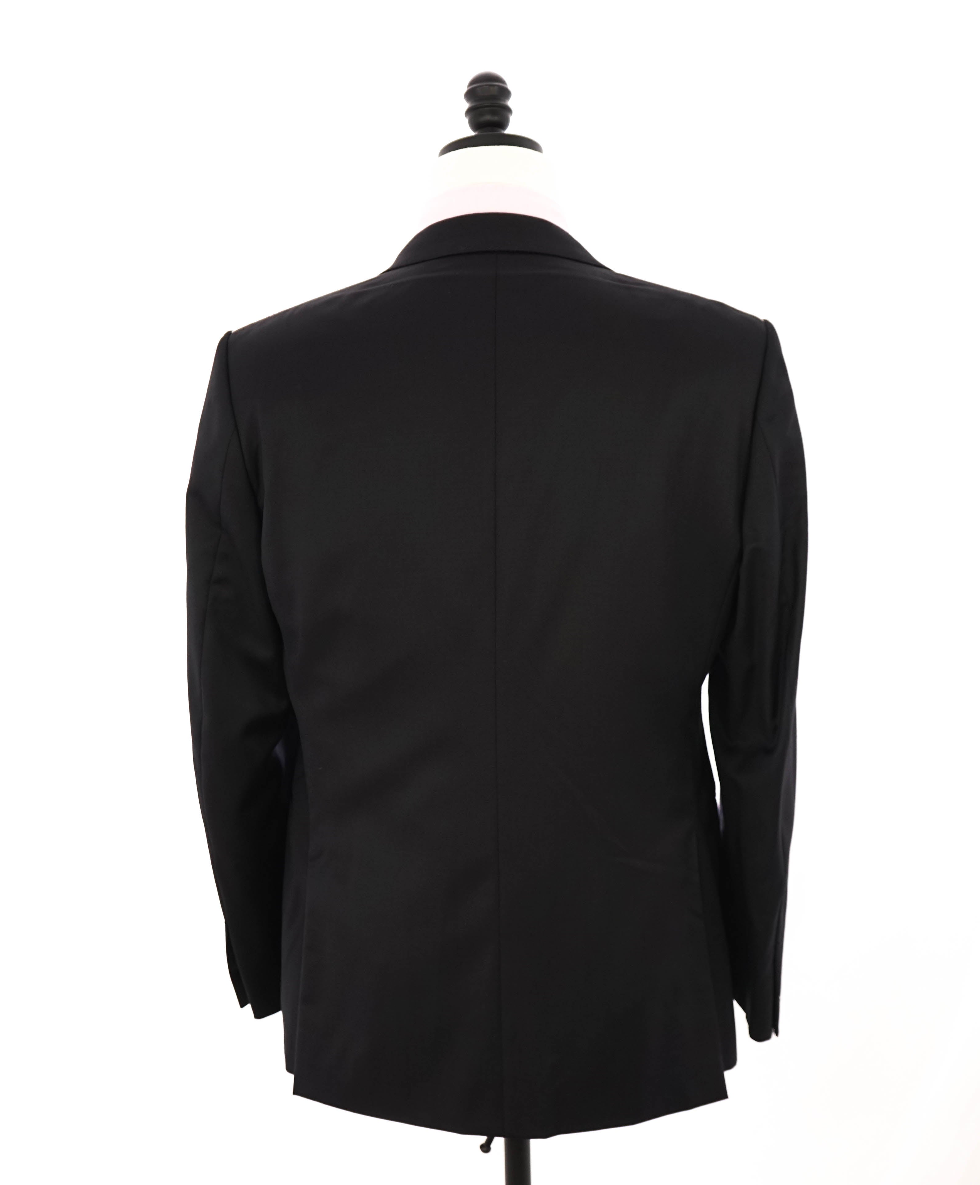 $2,995 ERMENEGILDO ZEGNA - PEAK LAPEL Tuxedo Dinner Jacket 1-Piece - 40R