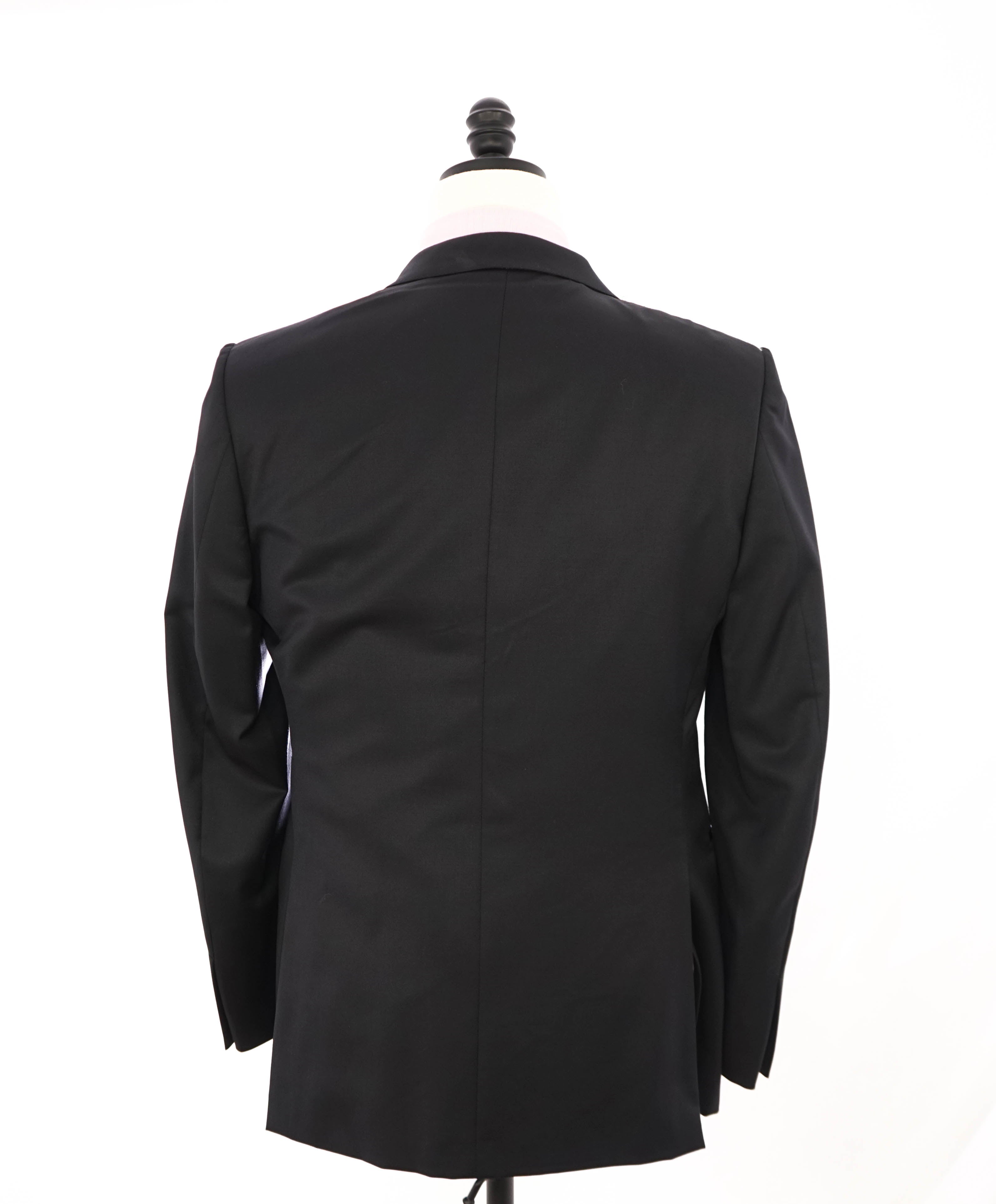 $2,995 ERMENEGILDO ZEGNA - PEAK LAPEL Tuxedo Dinner Jacket 1-Piece - 38R