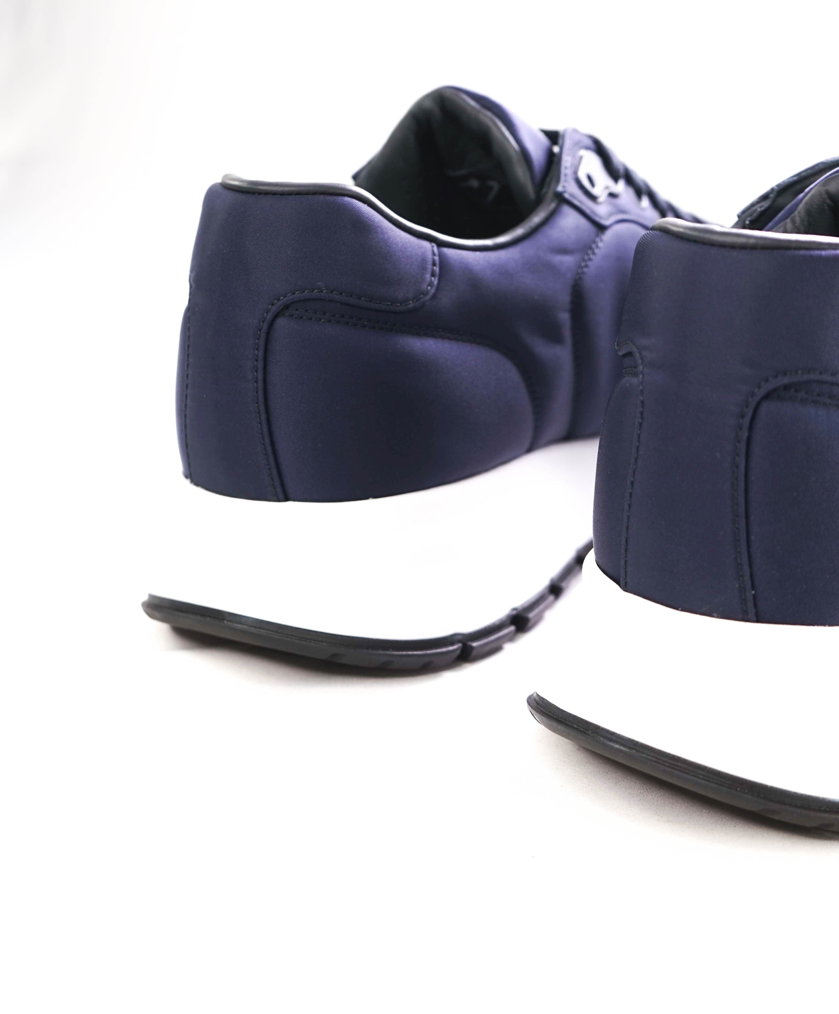 $1,100 PRADA - "RE-NYLON" 100% REGENERATED NYLON SNEAKER NAVY  - 9 US (8 IT)