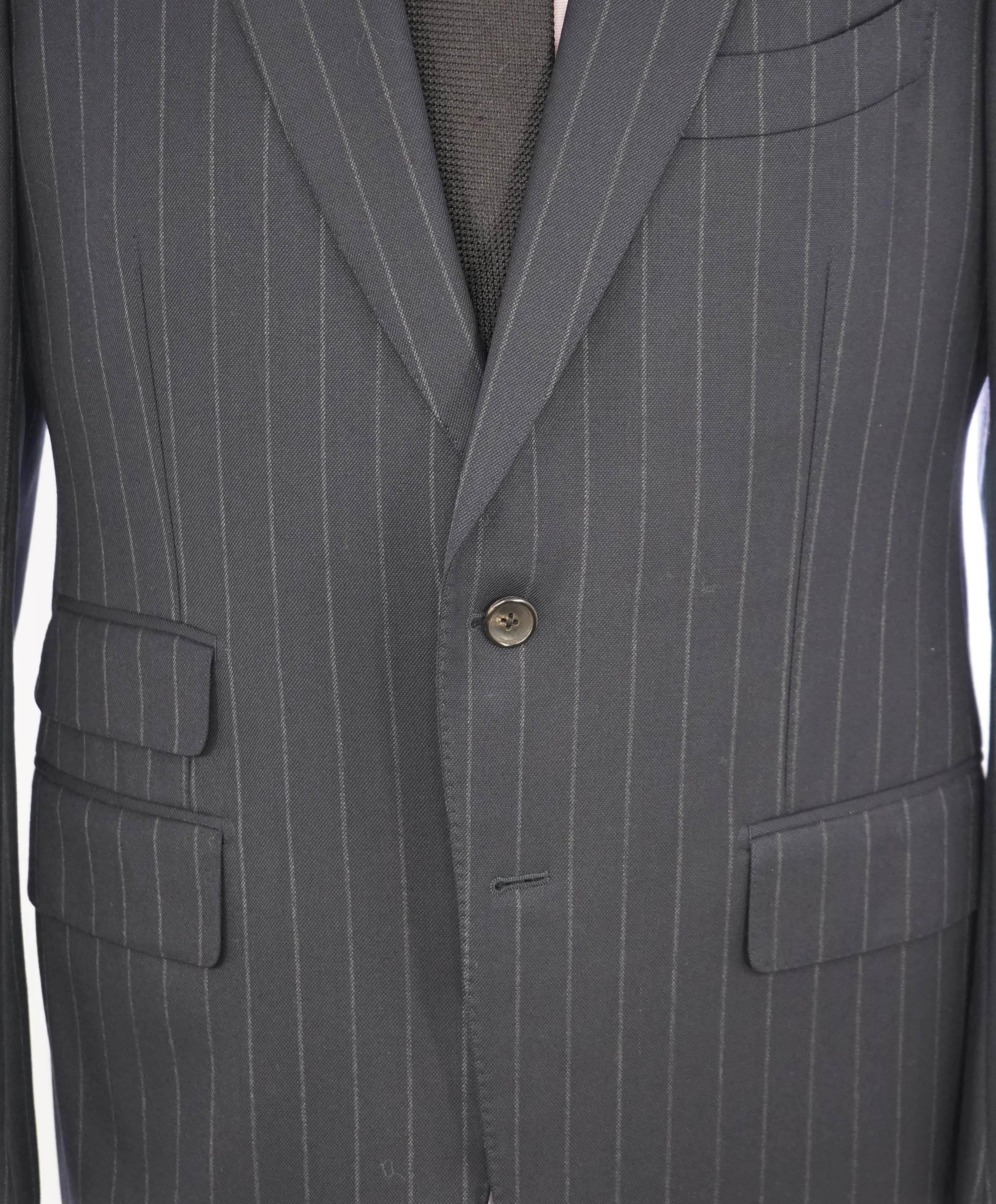 $5,970 TOM FORD - 2-Piece "BASIC BASE V Nuova" Blue Chalk Stripe Suit - 44R (54EU)