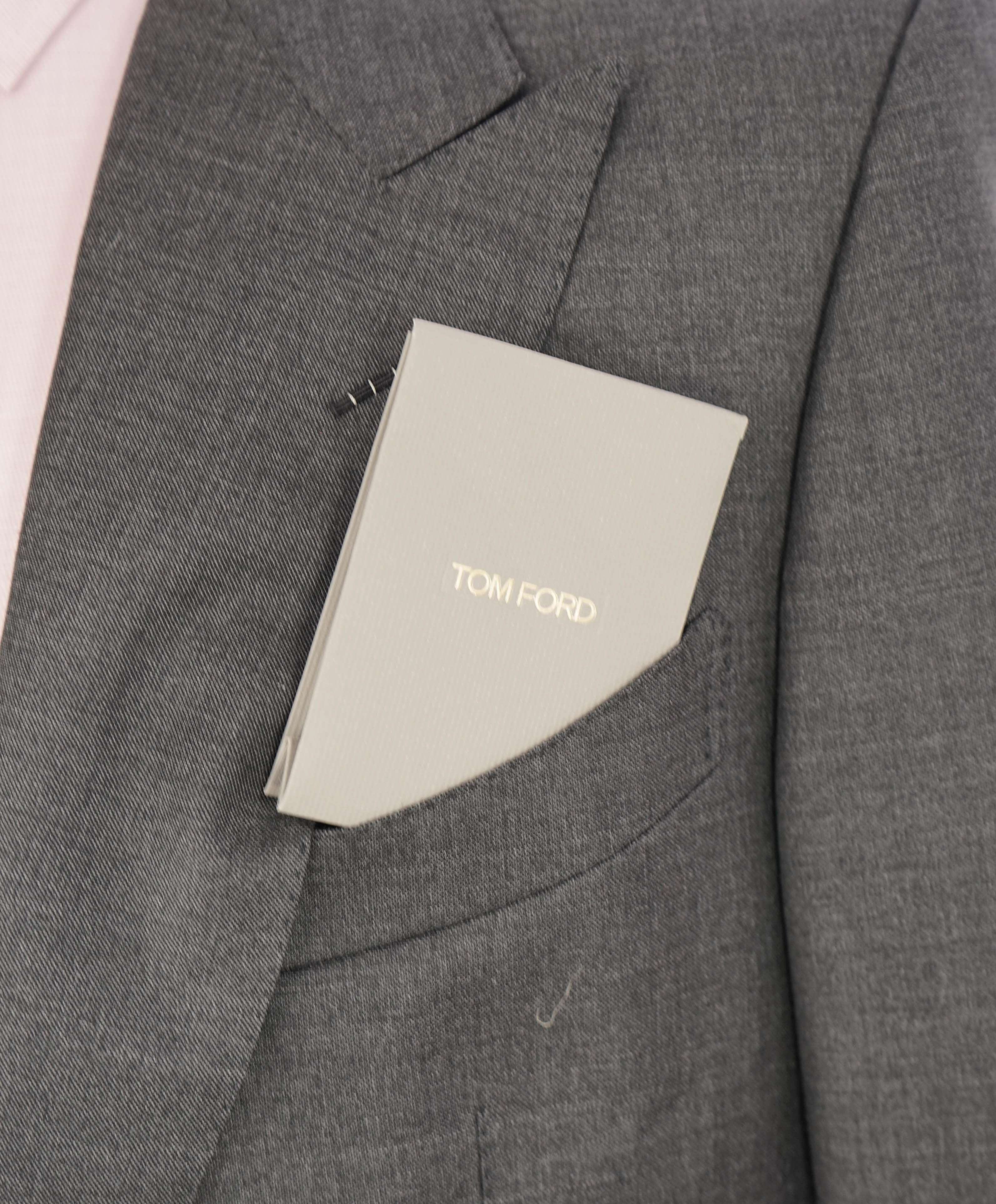 $6,990 TOM FORD - 3-Piece Gray PEAK LAPEL "FIT A" Vested Side Tab Suit - 42L (52EU)