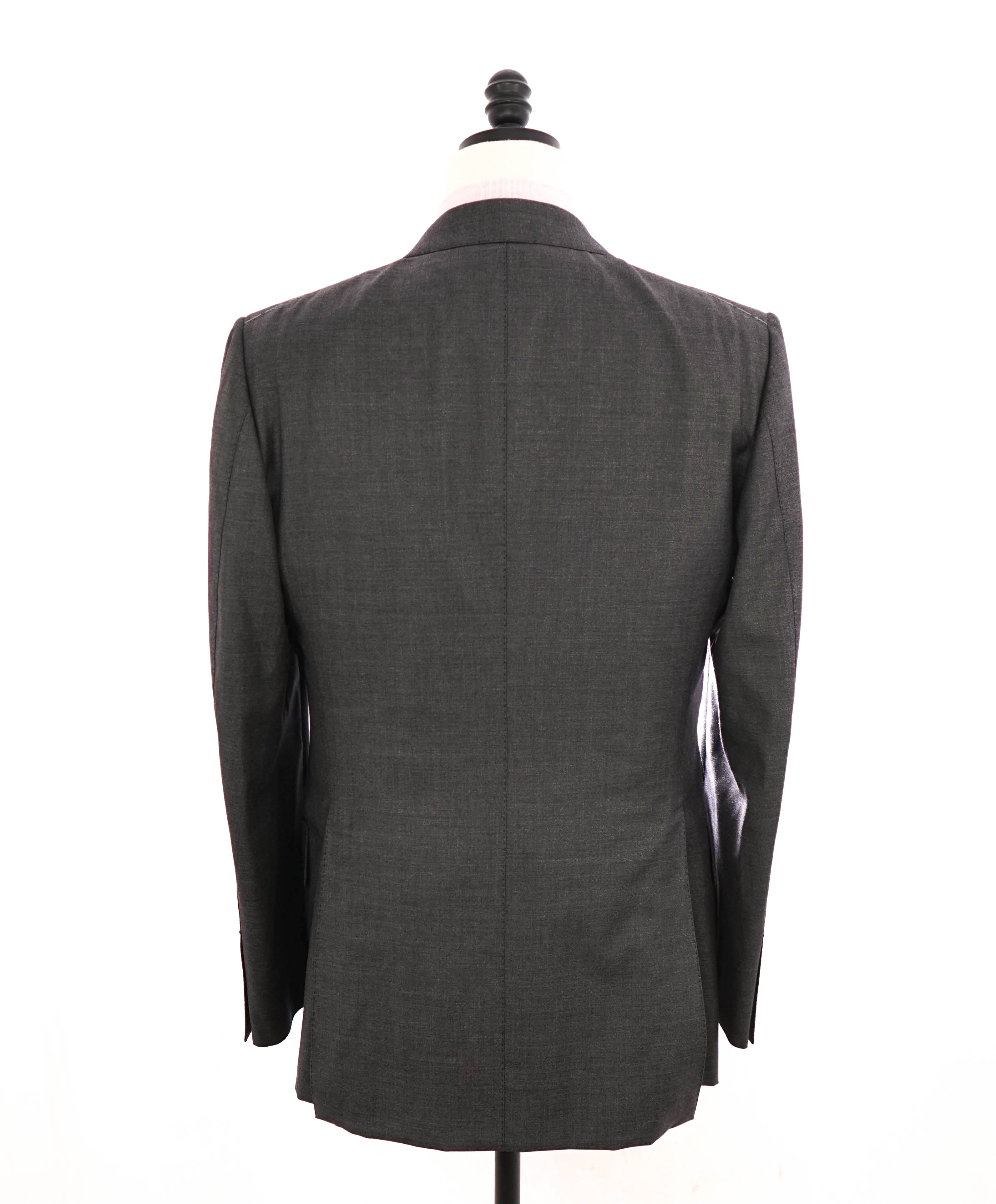 $6,990 TOM FORD - 3-Piece Gray PEAK LAPEL "FIT A" Vested Side Tab Suit - 42L (52EU)