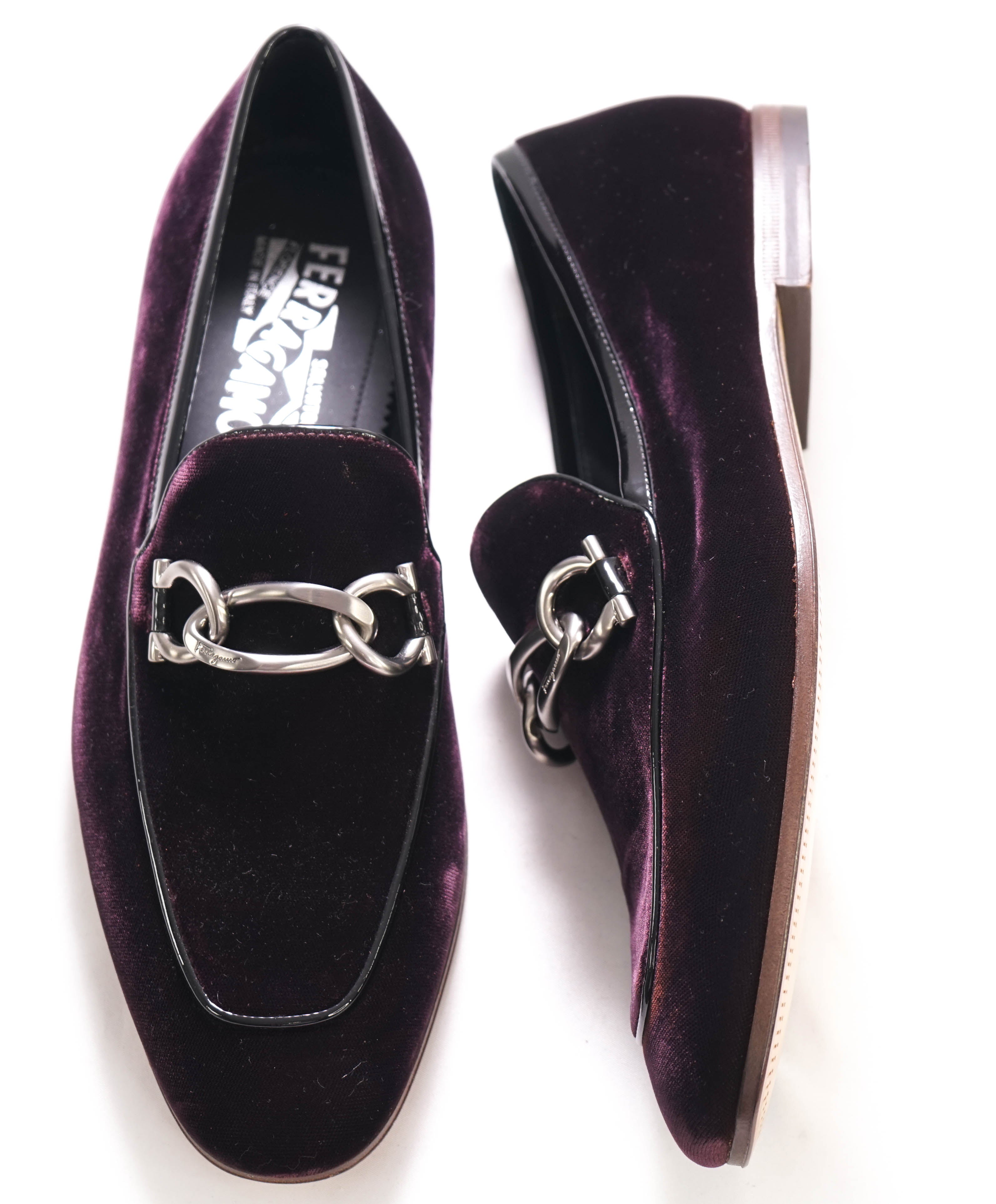 $700 SALVATORE FERRAGAMO - *BOY 2 * Chain Bit Velvet Logo Loafer - 7 EE US