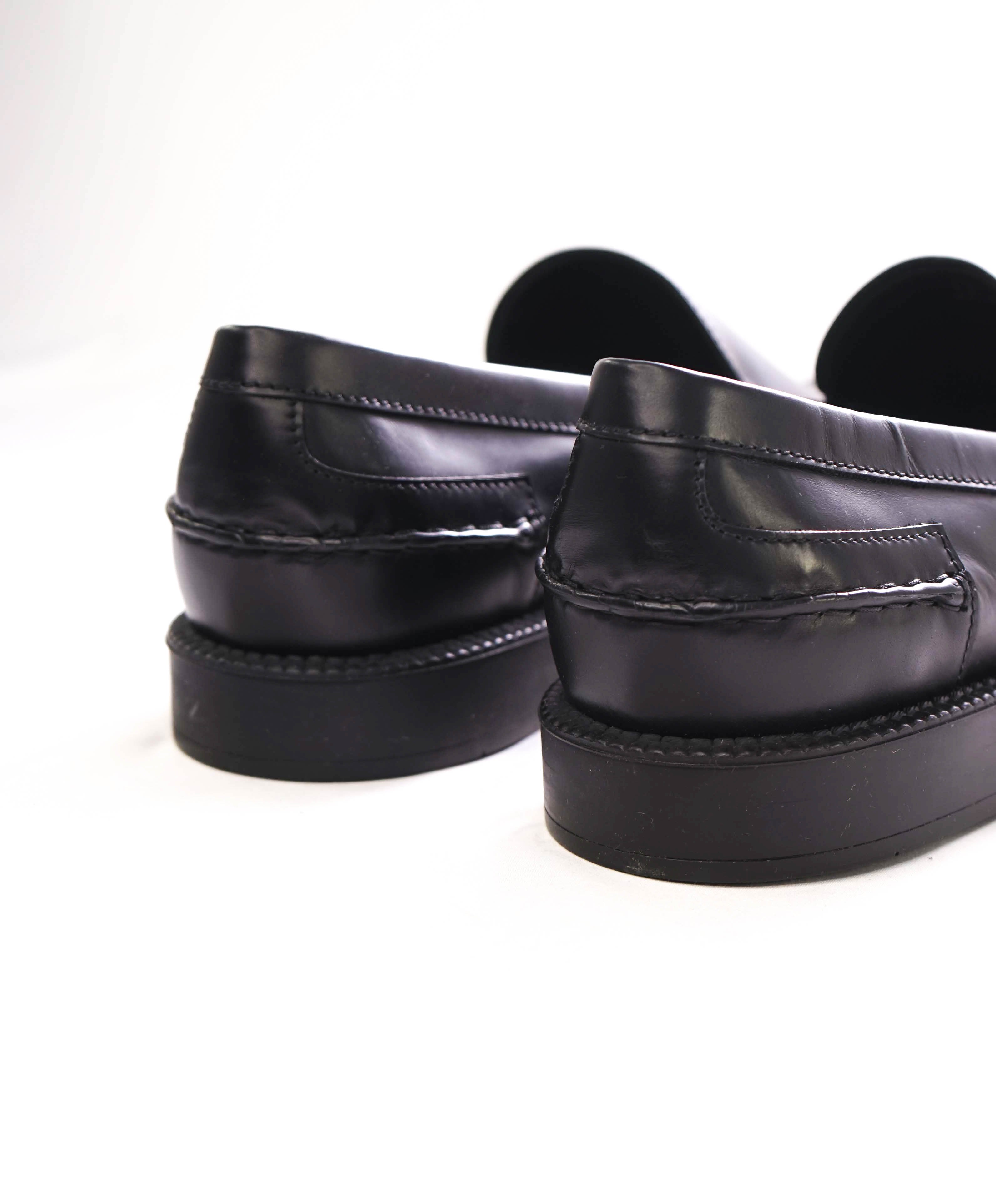 TOD’S - “Boston” Black Logo Embossed Smooth Vamp Loafers - 13 US (12 T)