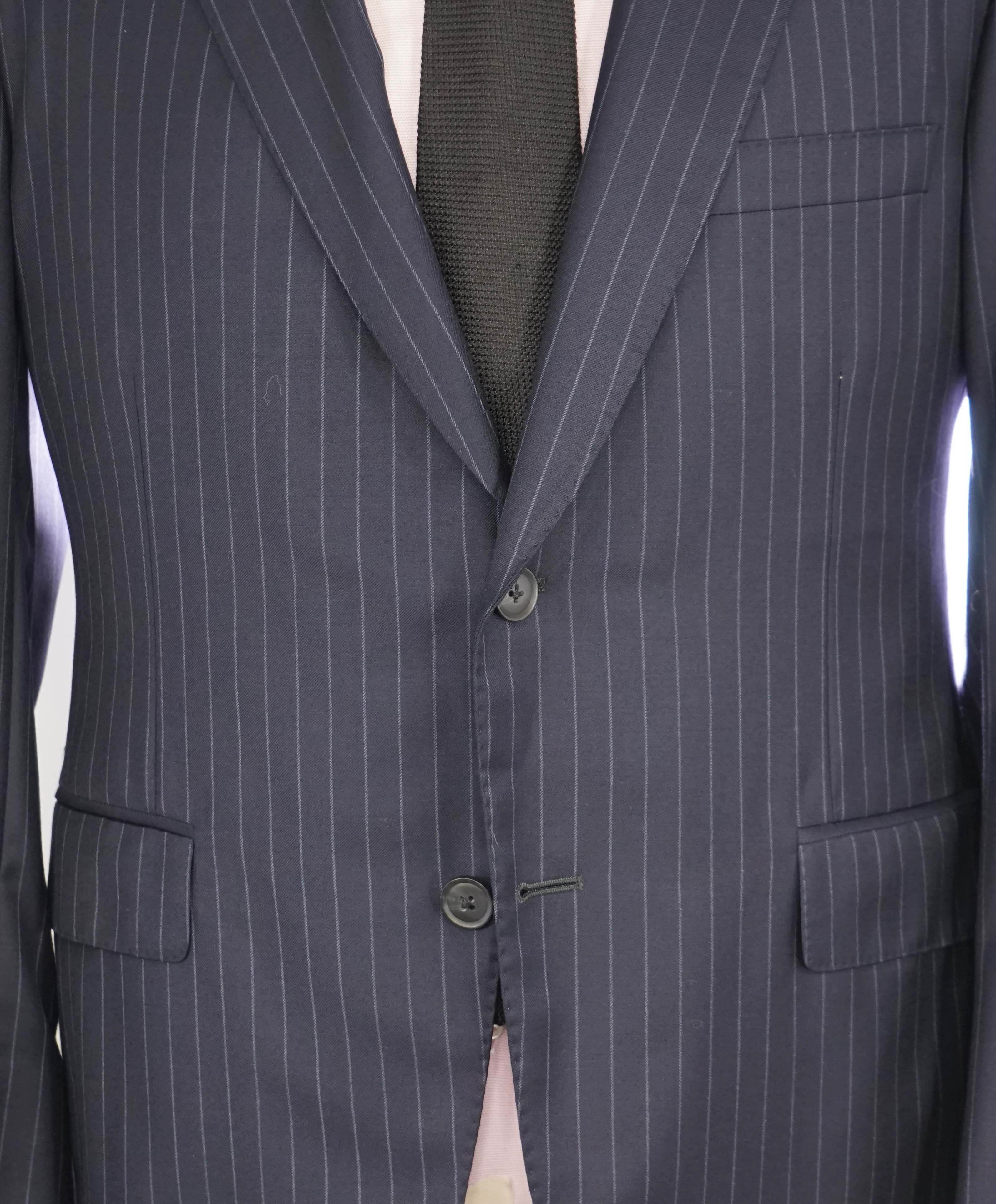 $1,595 PAUL STUART - Navy / Blue Chalk Stripe Wool Notch Lapel 2-Btn Suit - 40S