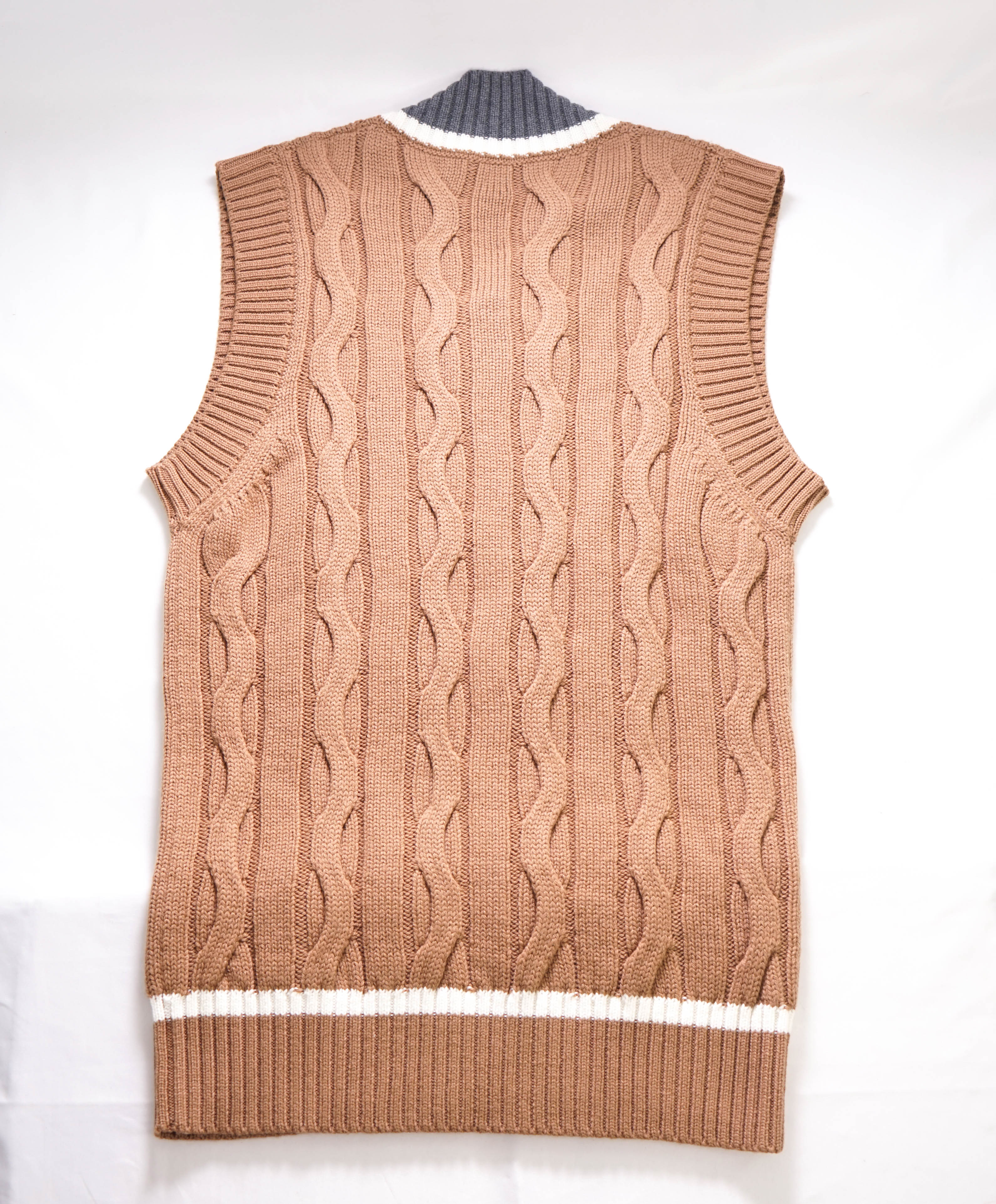 $545 ELEVENTY - Cable Knit WOOL *CRICKET* Sweater Vest - Medium