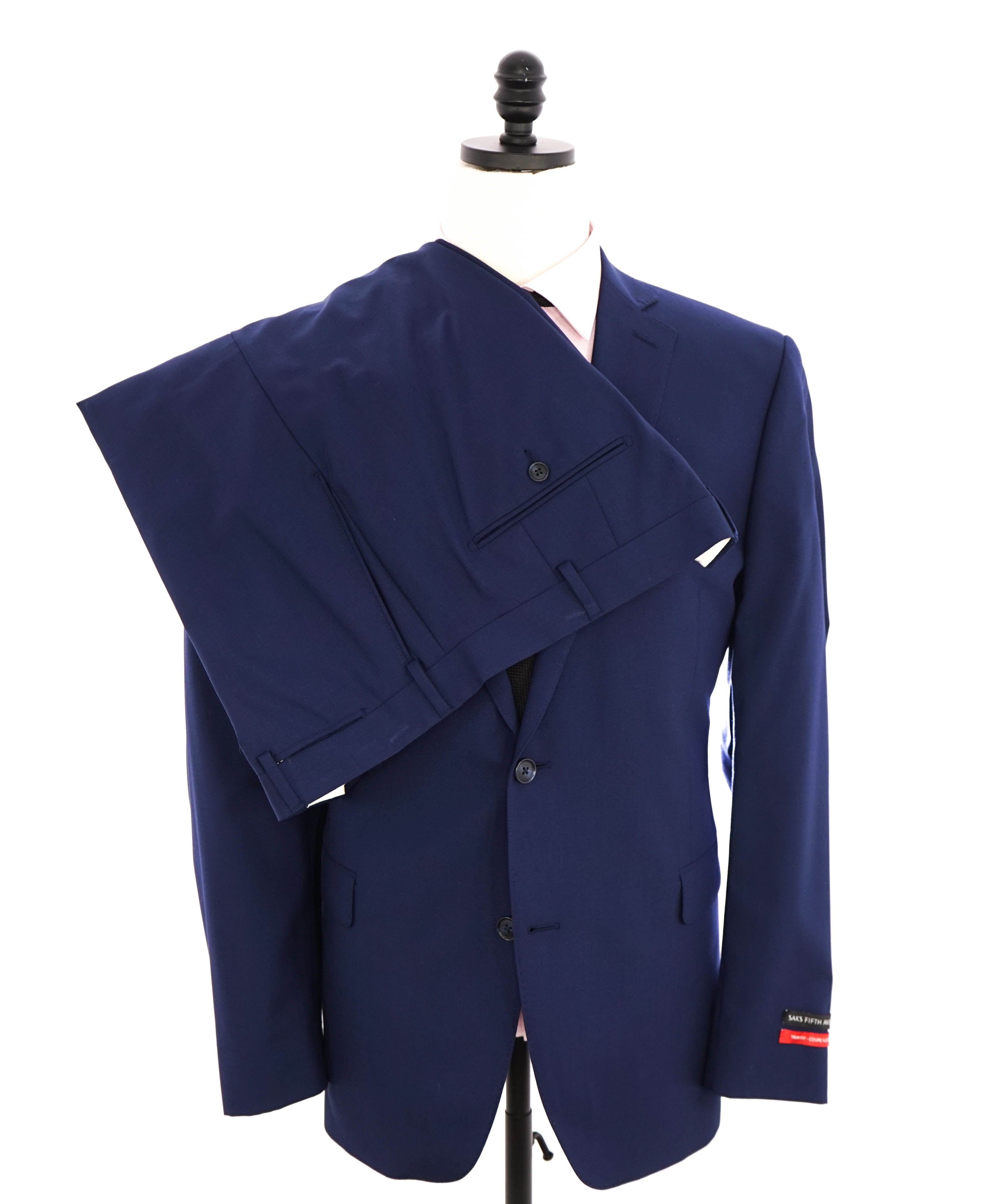 $1,298 SAKS FIFTH AVENUE - RED Trim Fit Mid Blue 2-Btn Suit - 44R 39W