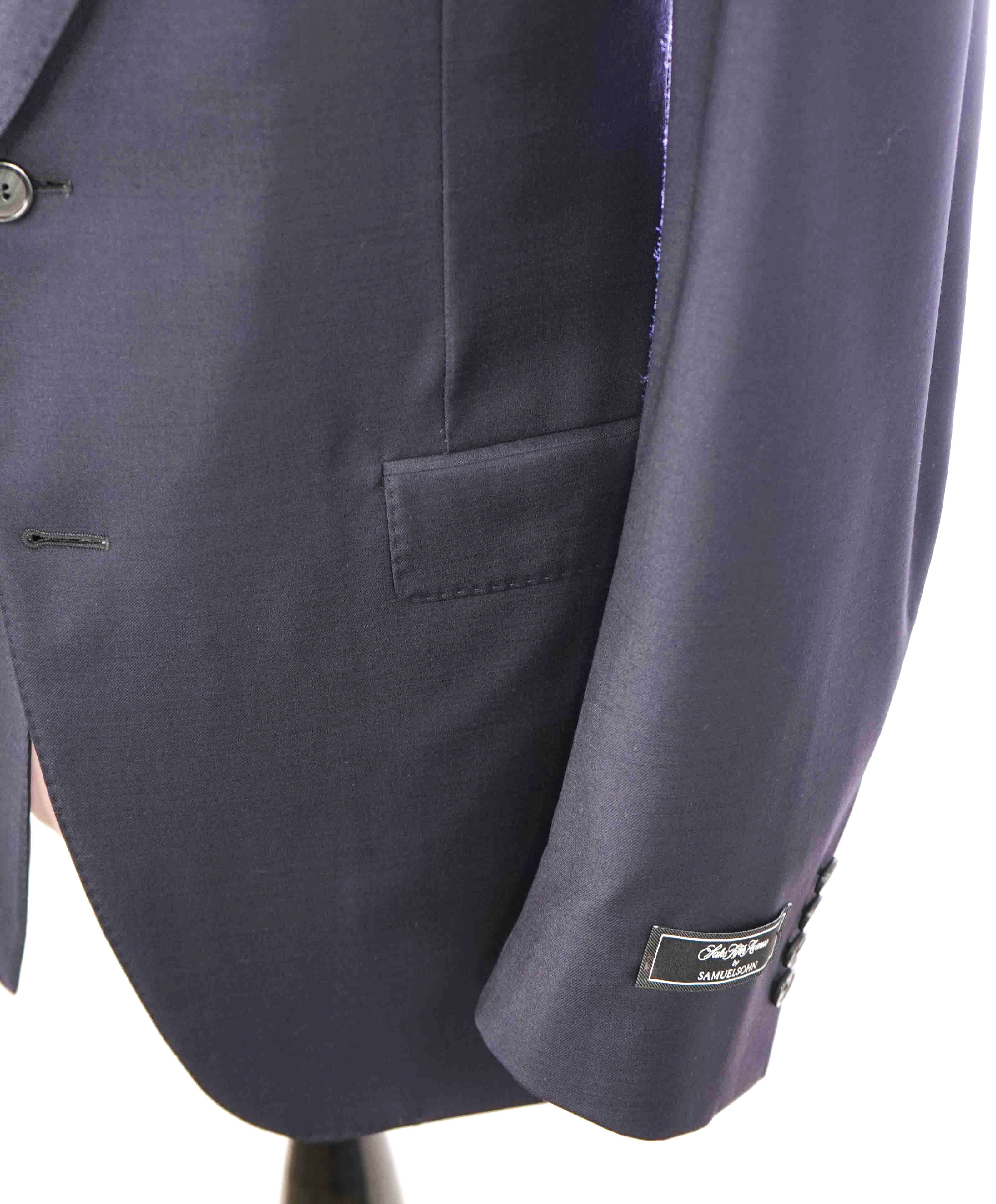 $995 SAMUELSOHN - *PERFORMANCE* Navy Blue Premium Grade Blazer - 40S