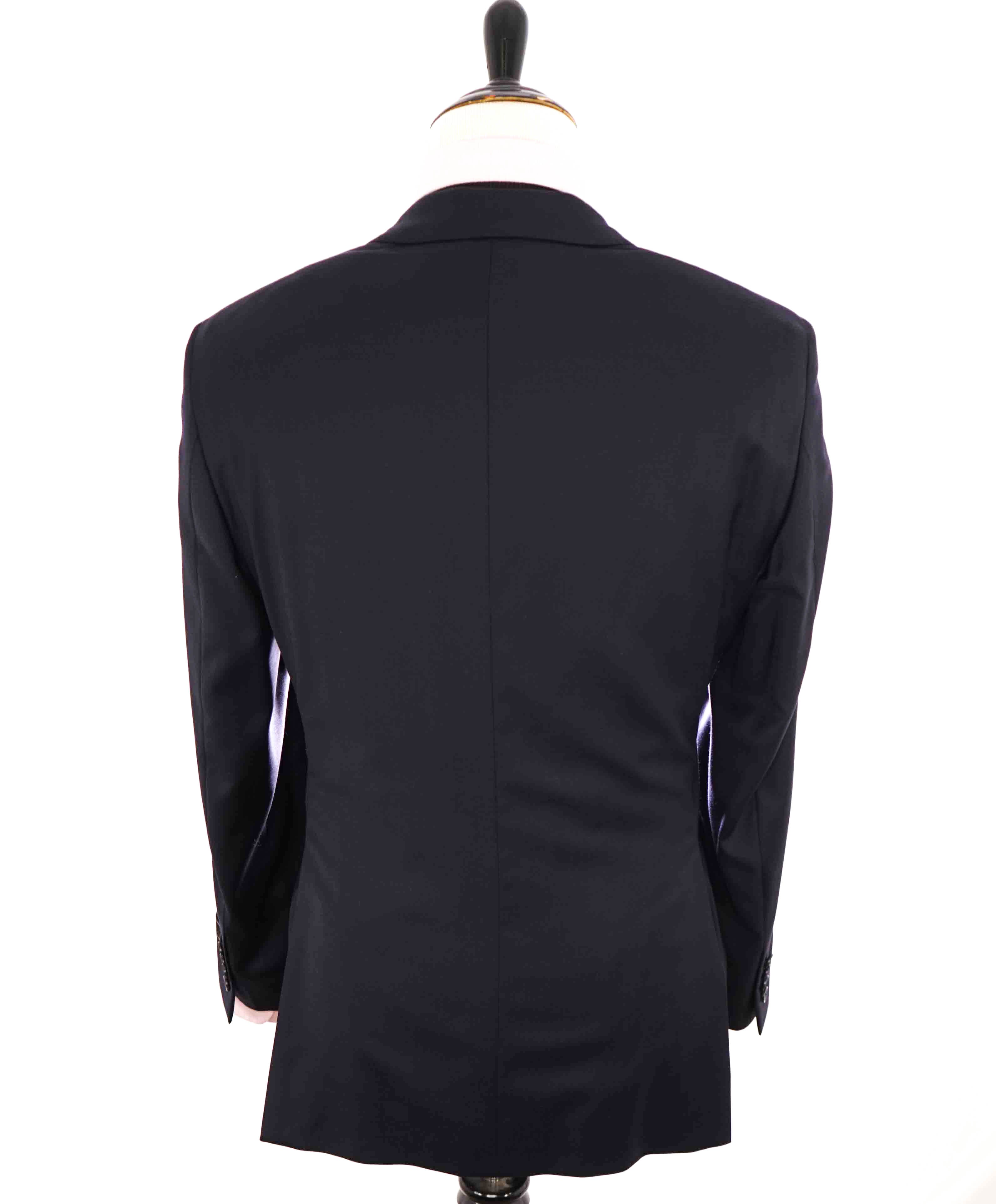 $995 SAMUELSOHN - *PERFORMANCE* Navy Blue Premium Grade Blazer - 40S