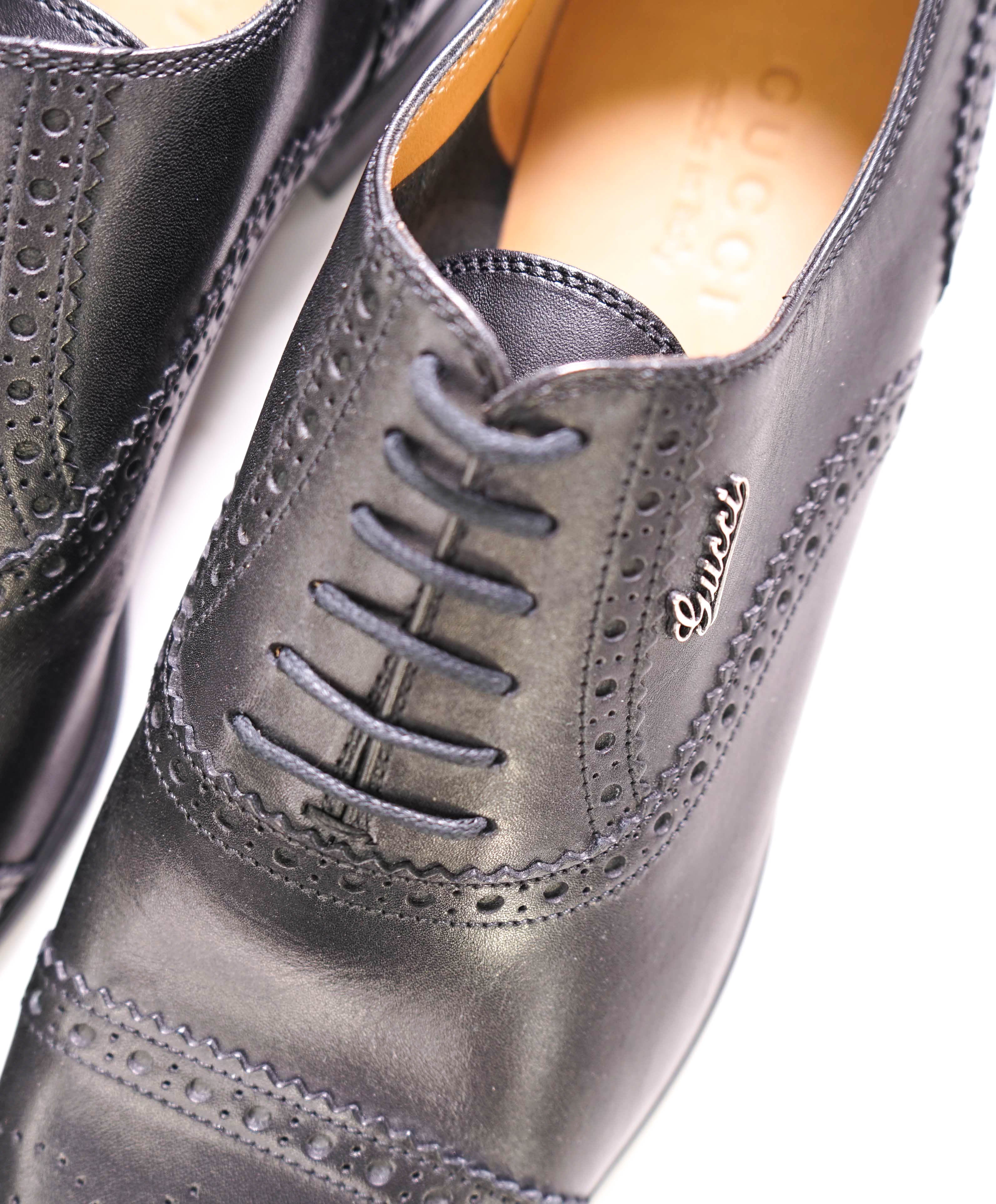 $890 GUCCI - Black Brogue Cap Toe Logo Script Oxford - 7.5US (7G)