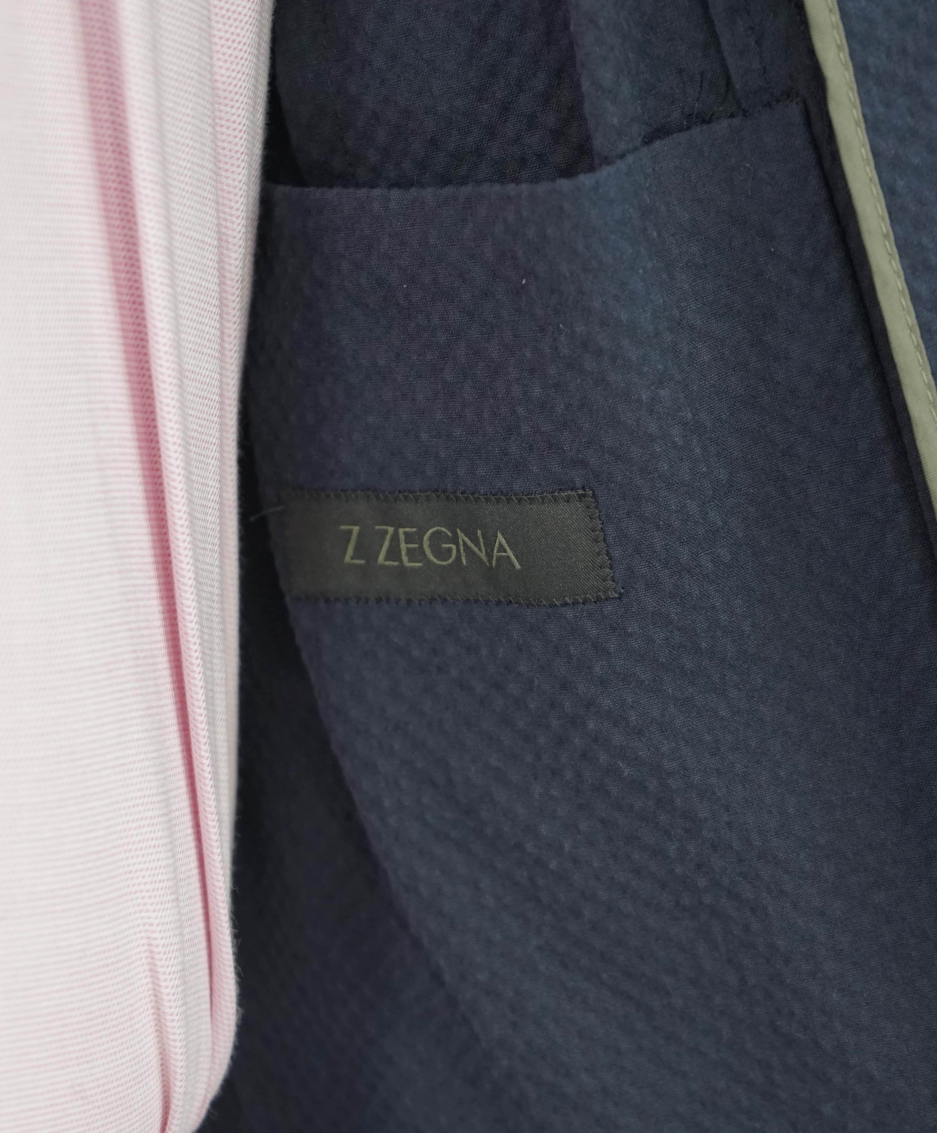 $1,095 Z ZEGNA - *SEERSUCKER* Navy Blue Light Stretch Performance Blazer - 38R