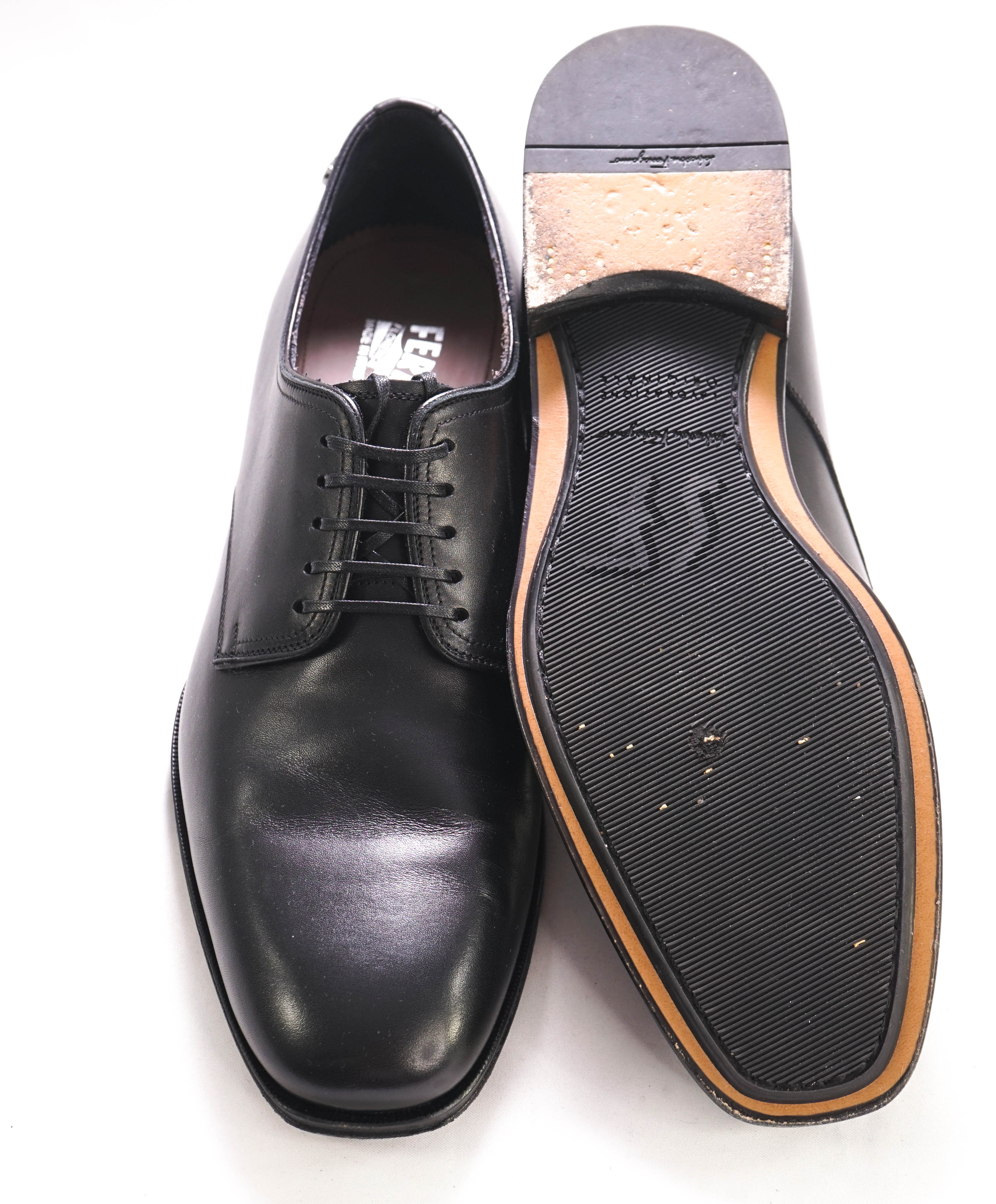 $895 SALVATORE FERRAGAMO - "PERSHORE" Logo Black Lace-Up Oxford  - 10