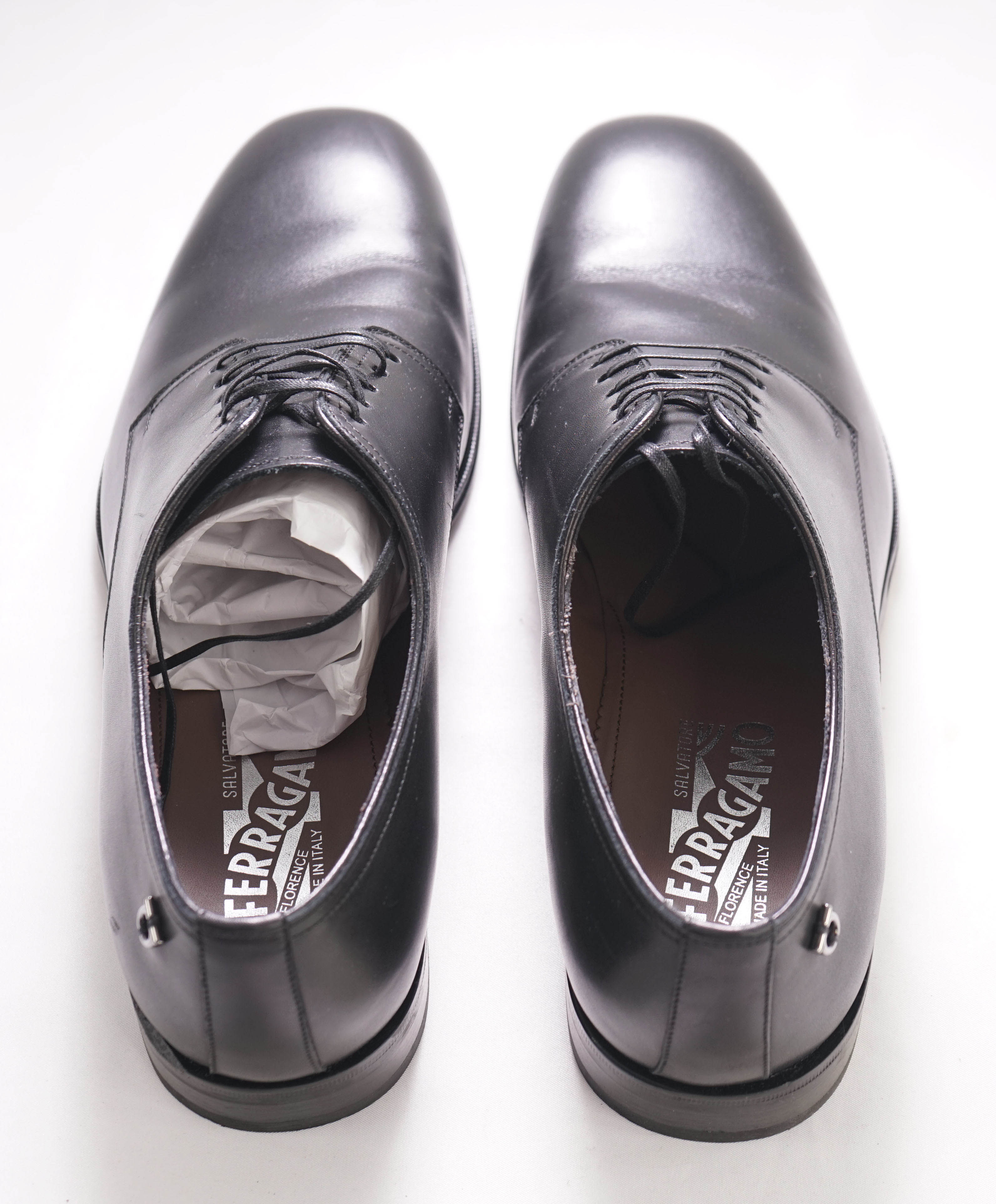 $895 SALVATORE FERRAGAMO - "PERSHORE" Logo Black Lace-Up Oxford  - 10