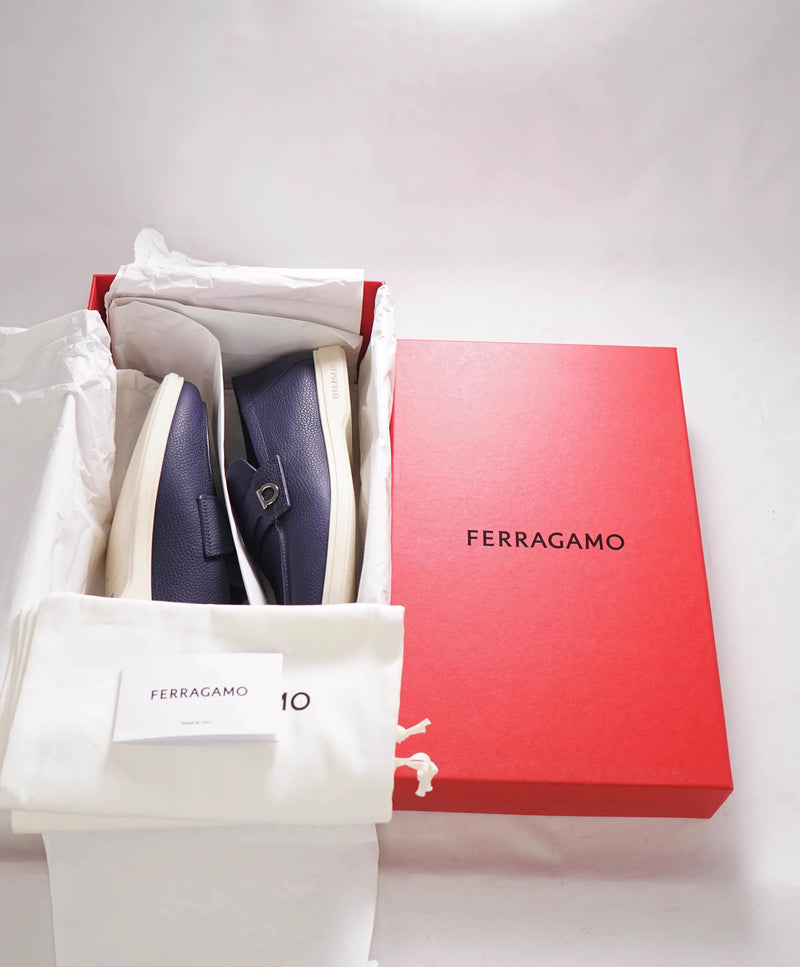 $880 SALVATORE FERRAGAMO - “DRAME" Navy Summer Walk Leather Loafer - 7.5 M