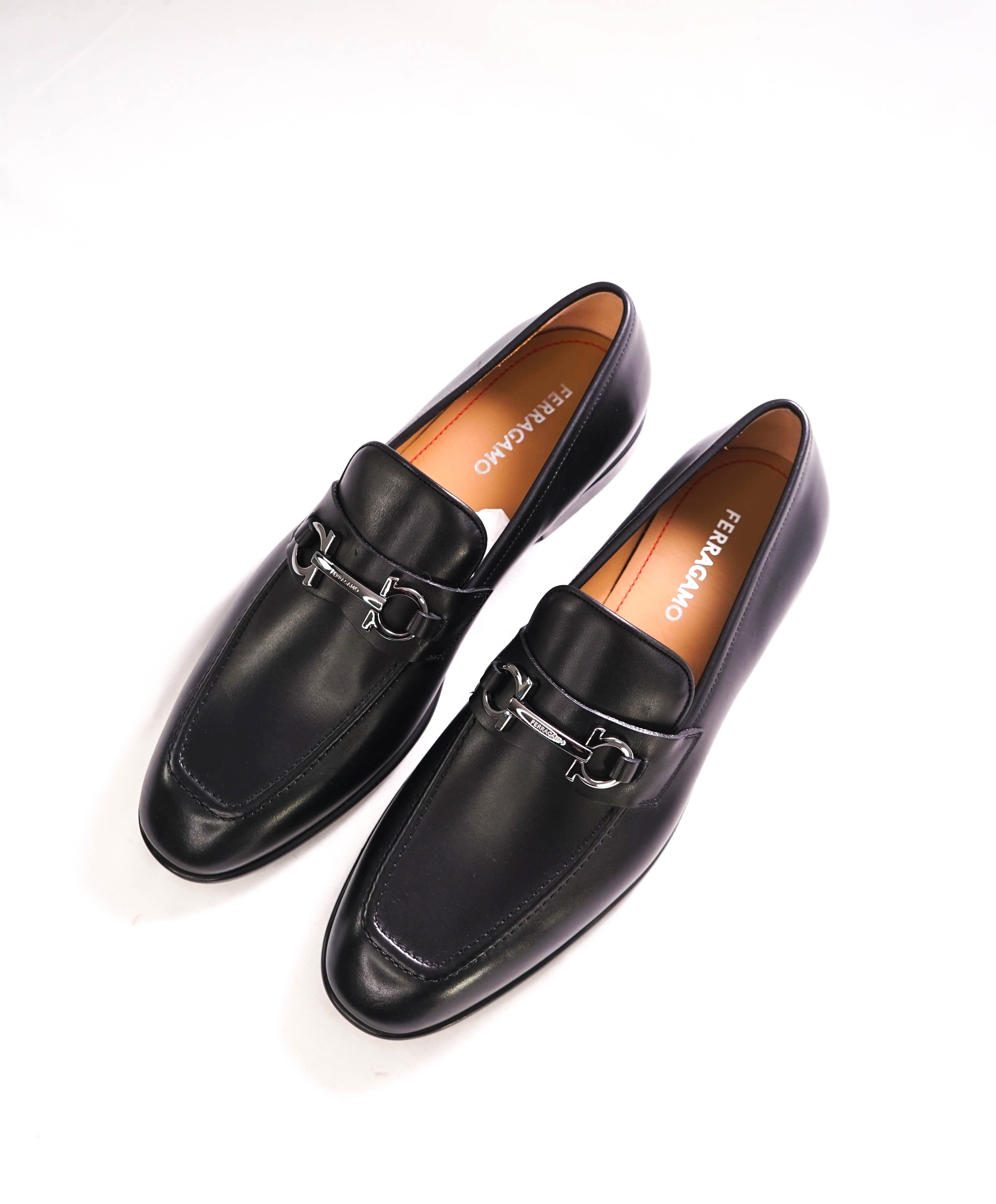 $895 SALVATORE FERRAGAMO - “FOSTER" Gancini Loafer Black Leather - 11.5 E