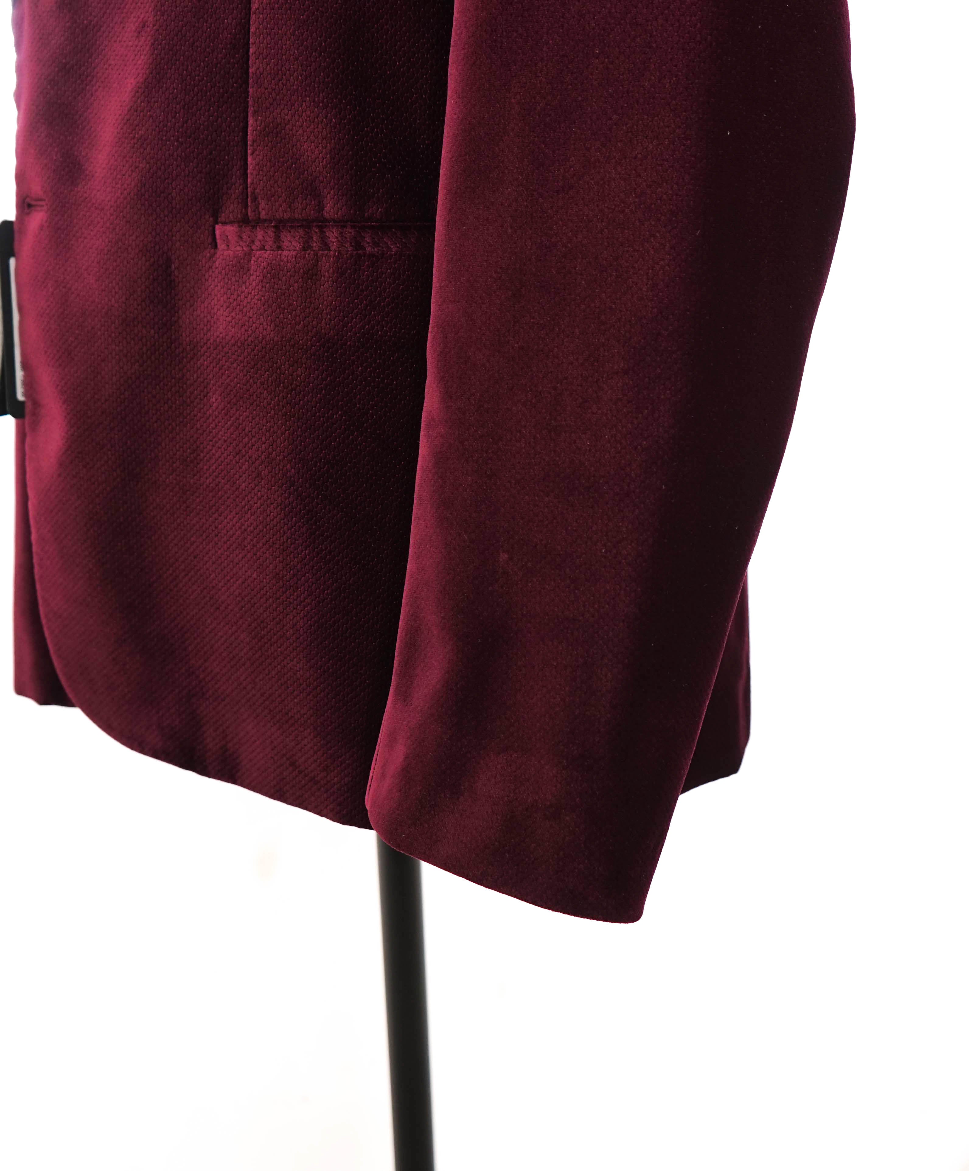 $2,995 GIORGIO ARMANI - Velvet Burgundy Wine Textured Blazer - 44R