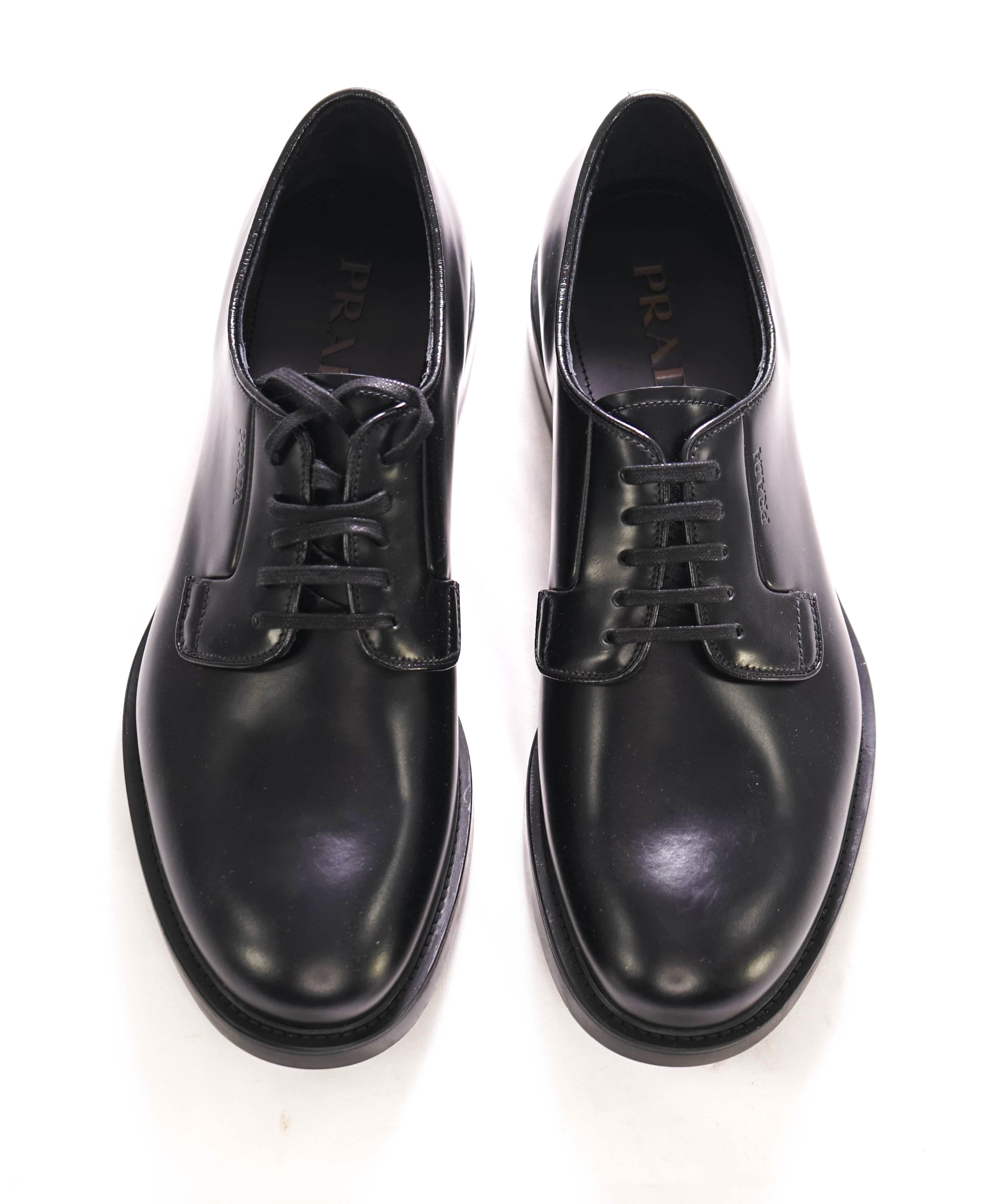 $1,150 PRADA - Black Brushed Leather Derby Lace-Ups - 8 US (7 Prada)