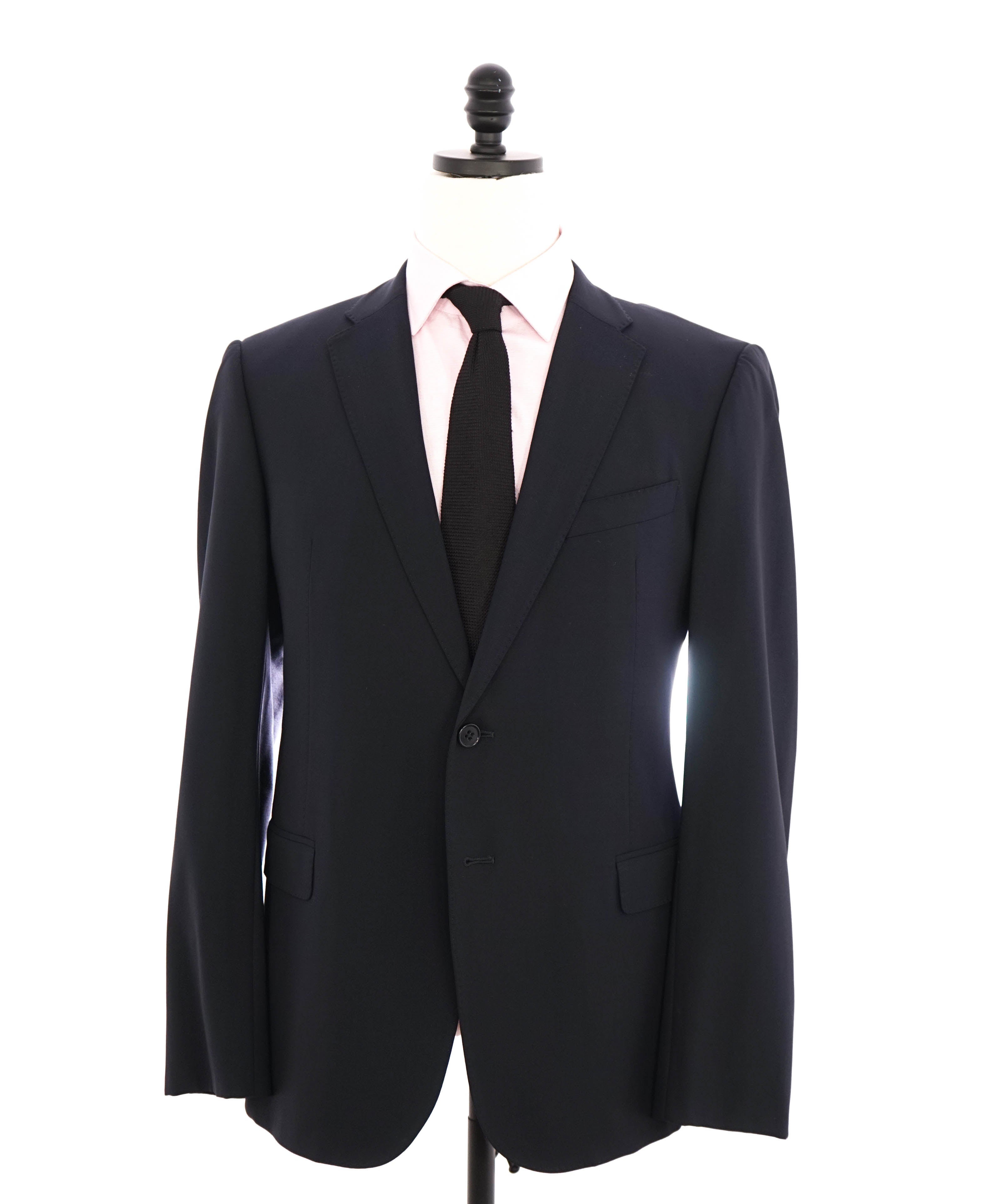 $1,895 ARMANI COLLEZIONI - "M Line" Slim Modern Navy Notch Lapel Suit - 42R