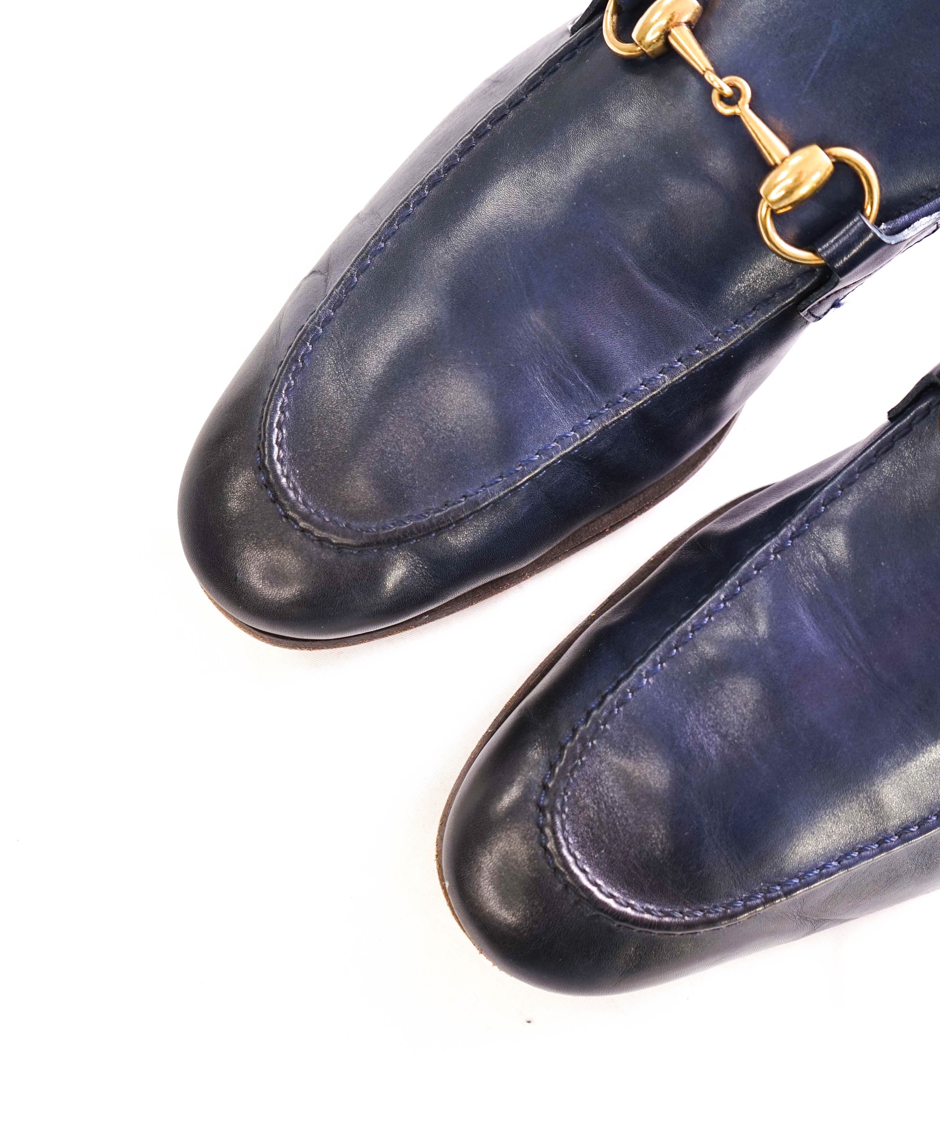 $920 GUCCI - "JORDAAN" Navy/Gold ICONIC Horsebit Leather Loafers - 8.5US (8G)