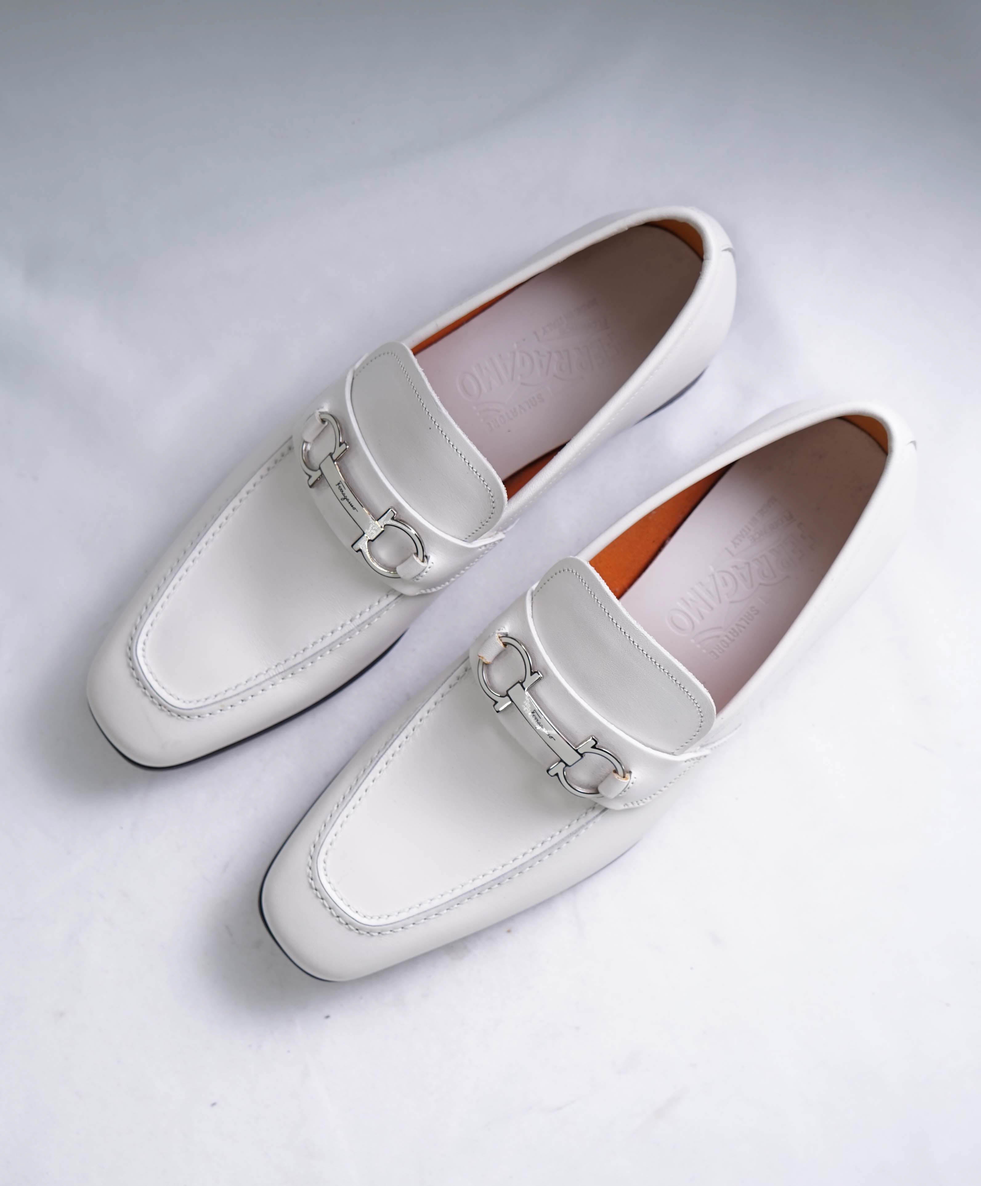 $850 SALVATORE FERRAGAMO - White Gancini Bit Loafer Leather - 7 D