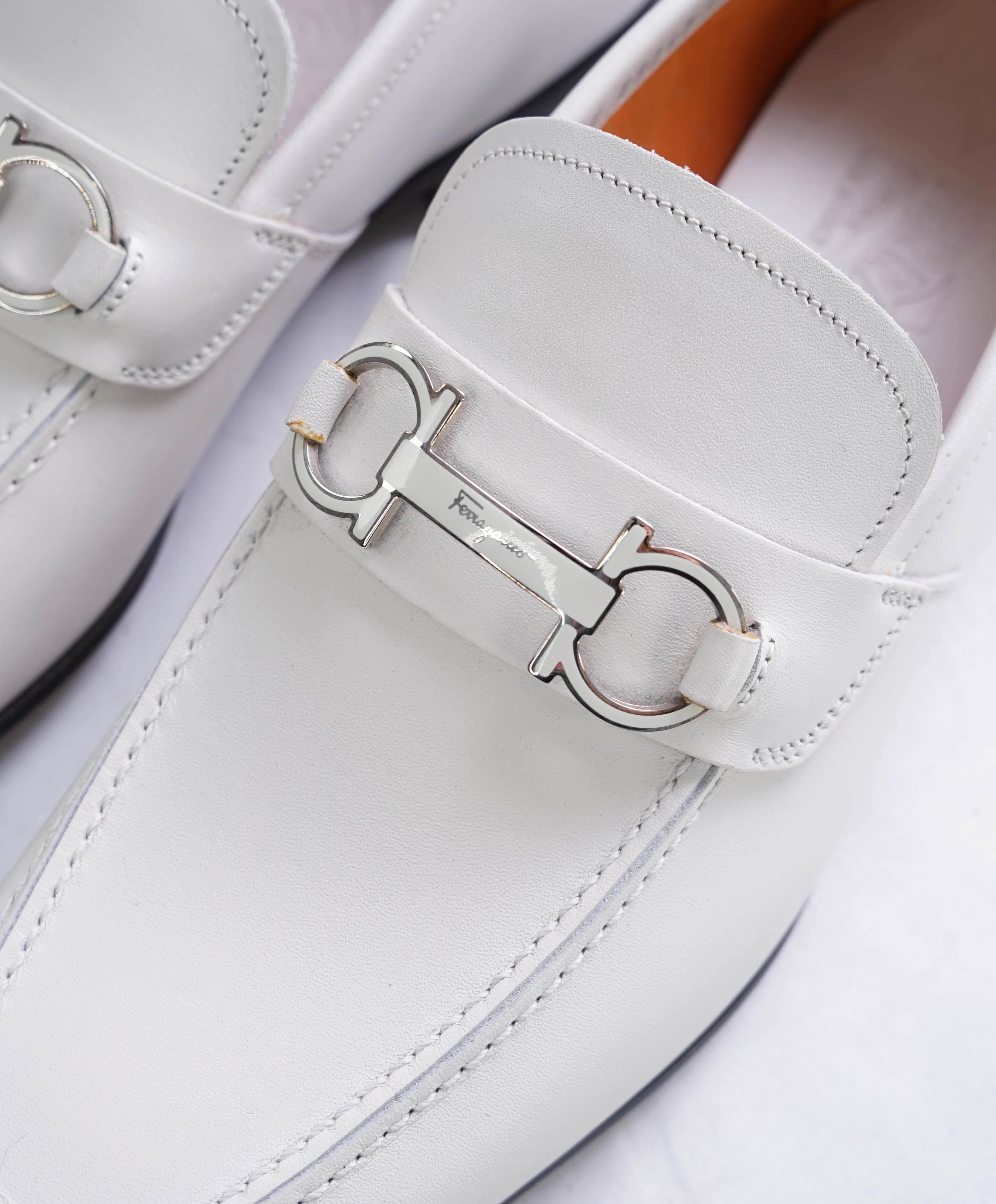 $850 SALVATORE FERRAGAMO - White Gancini Bit Loafer Leather - 7 D