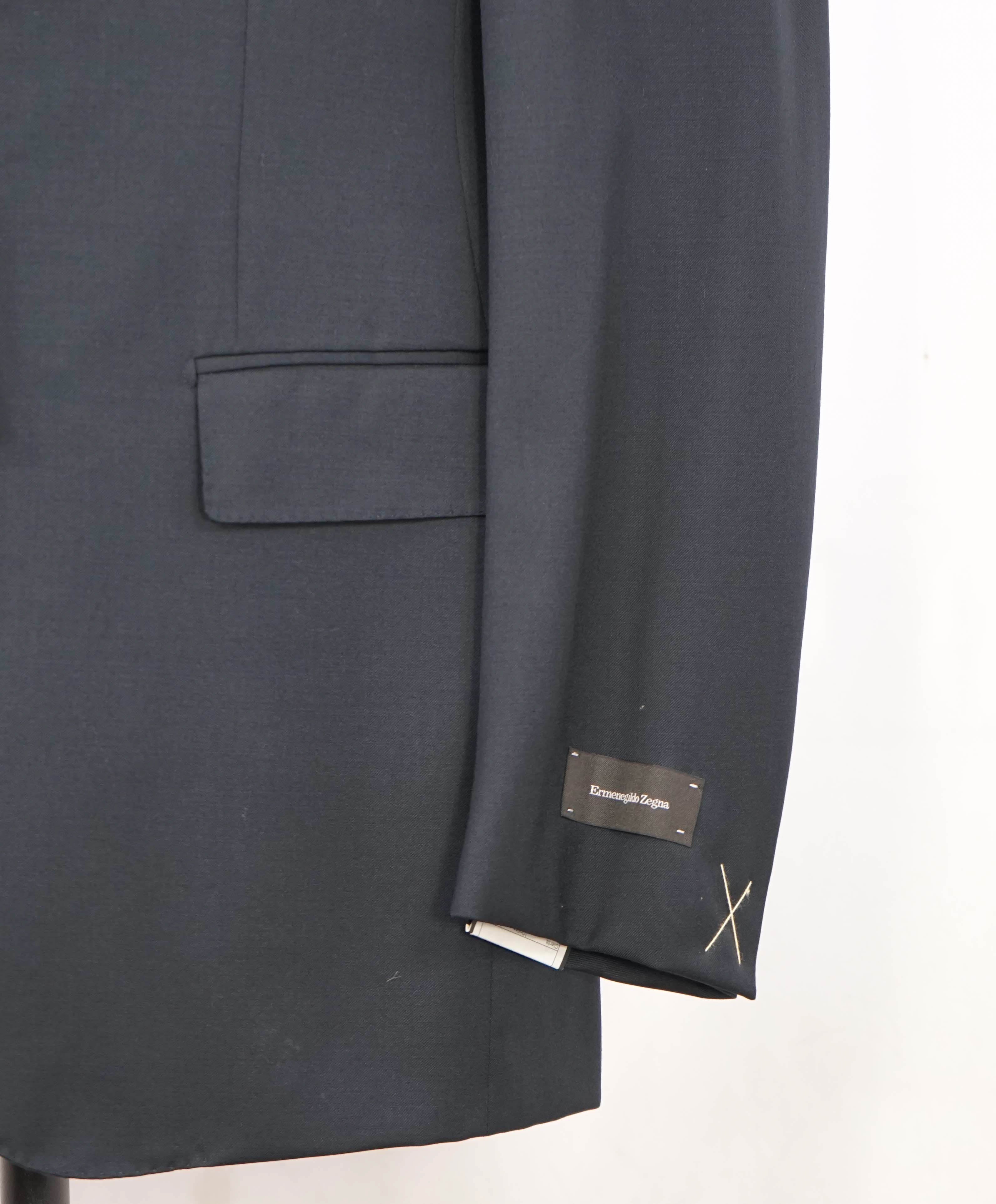 $3,295 ERMENEGILDO ZEGNA - “Multiseason" NAVY Solid Notch Lapel Blazer - 40L