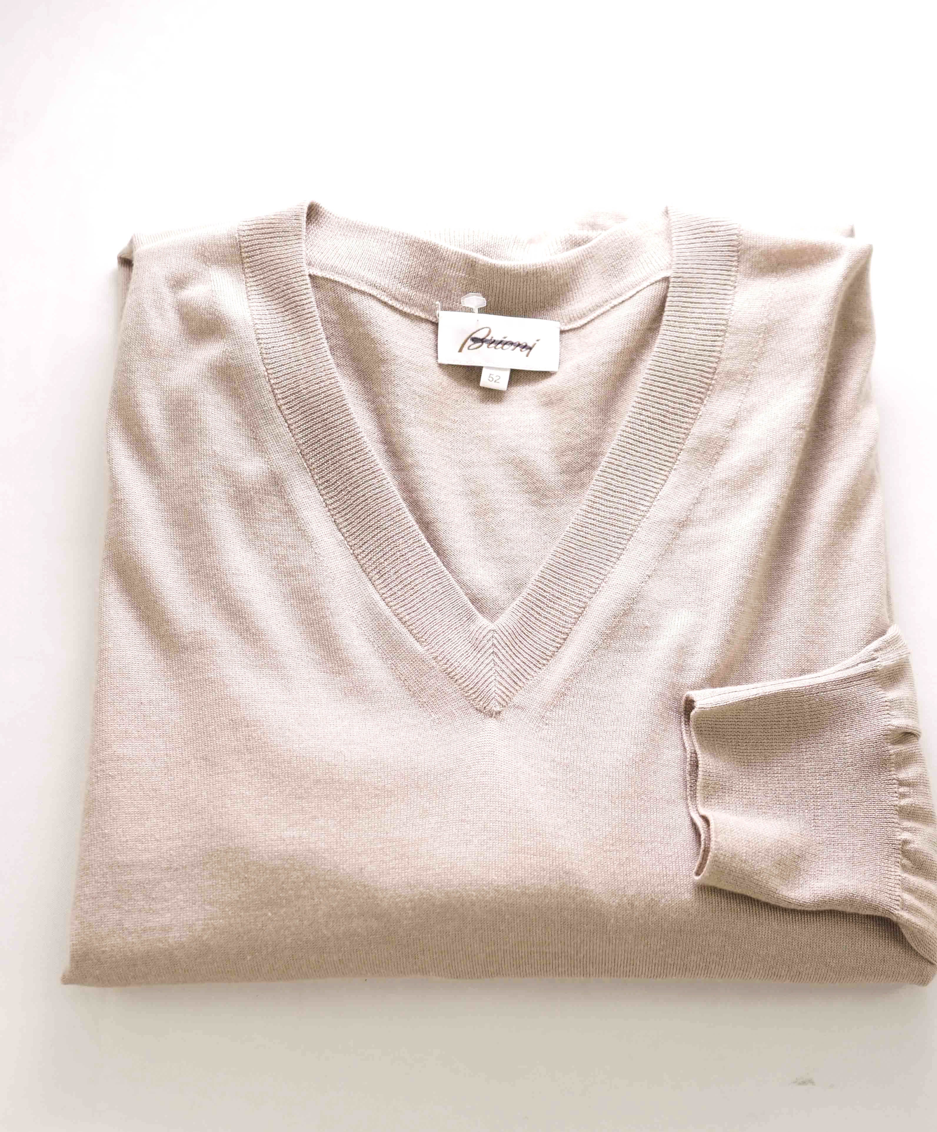 $1,395 BRIONI -WOOL/SILK/CASHMERE Beige V-Neck Pullover Sweater- 42 (52EU)