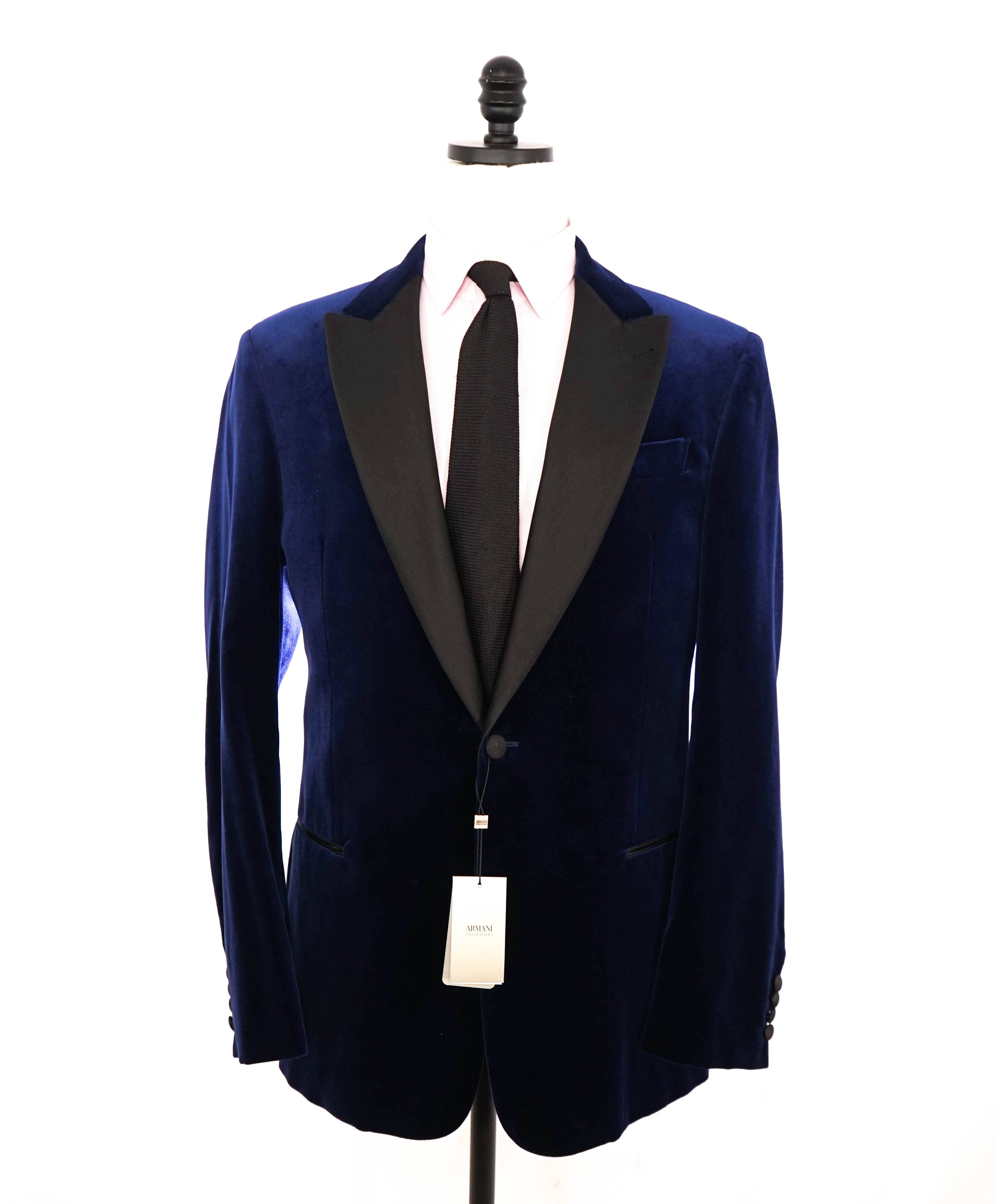 $2,195 ARMANI COLLEZIONI - Blue Velvet Dinner Jacket Peak Lapel Blazer - 42L