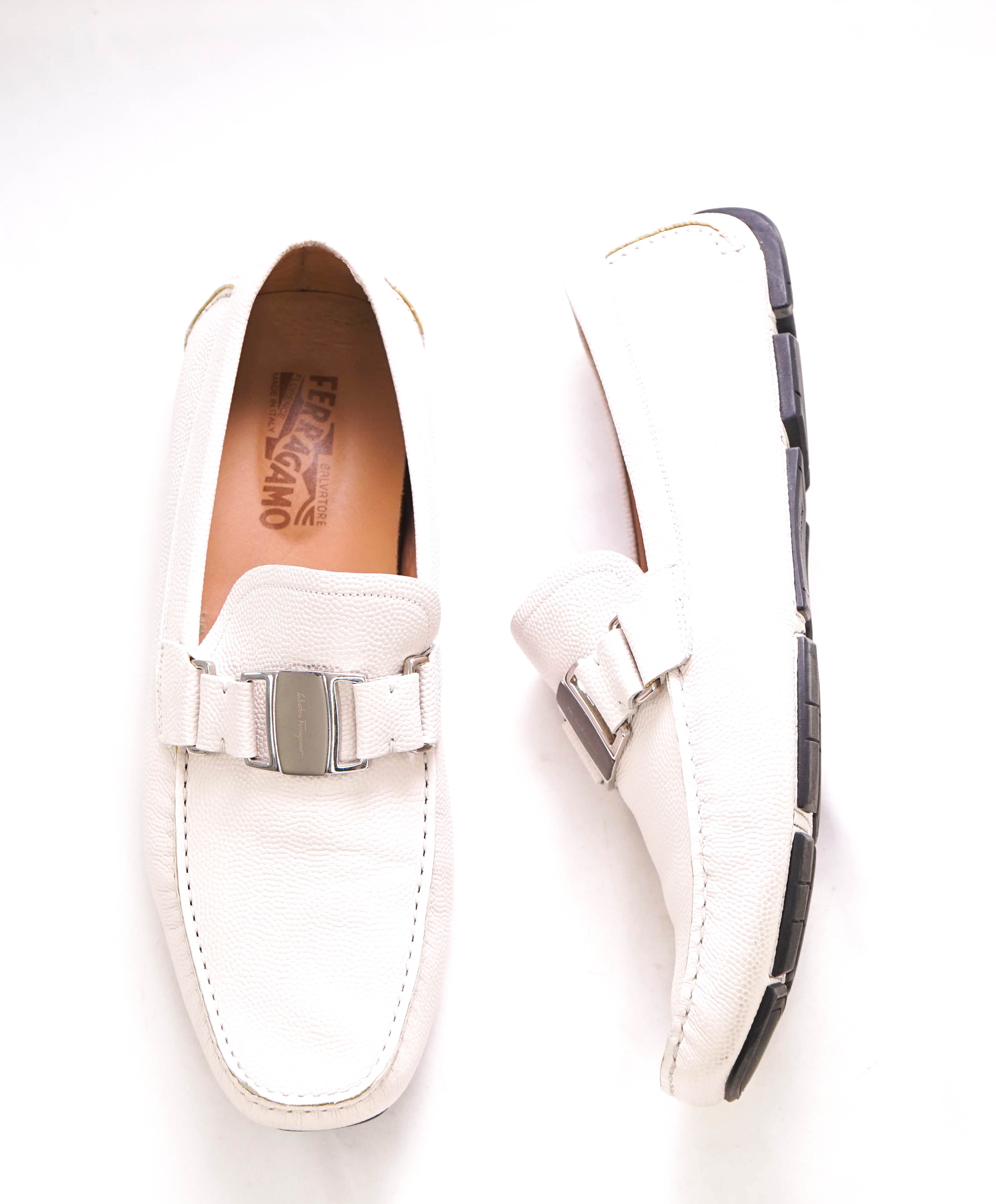 SALVATORE FERRAGAMO - “Sardegna"White pebbled Leather Iconic Loafers - 10 EE