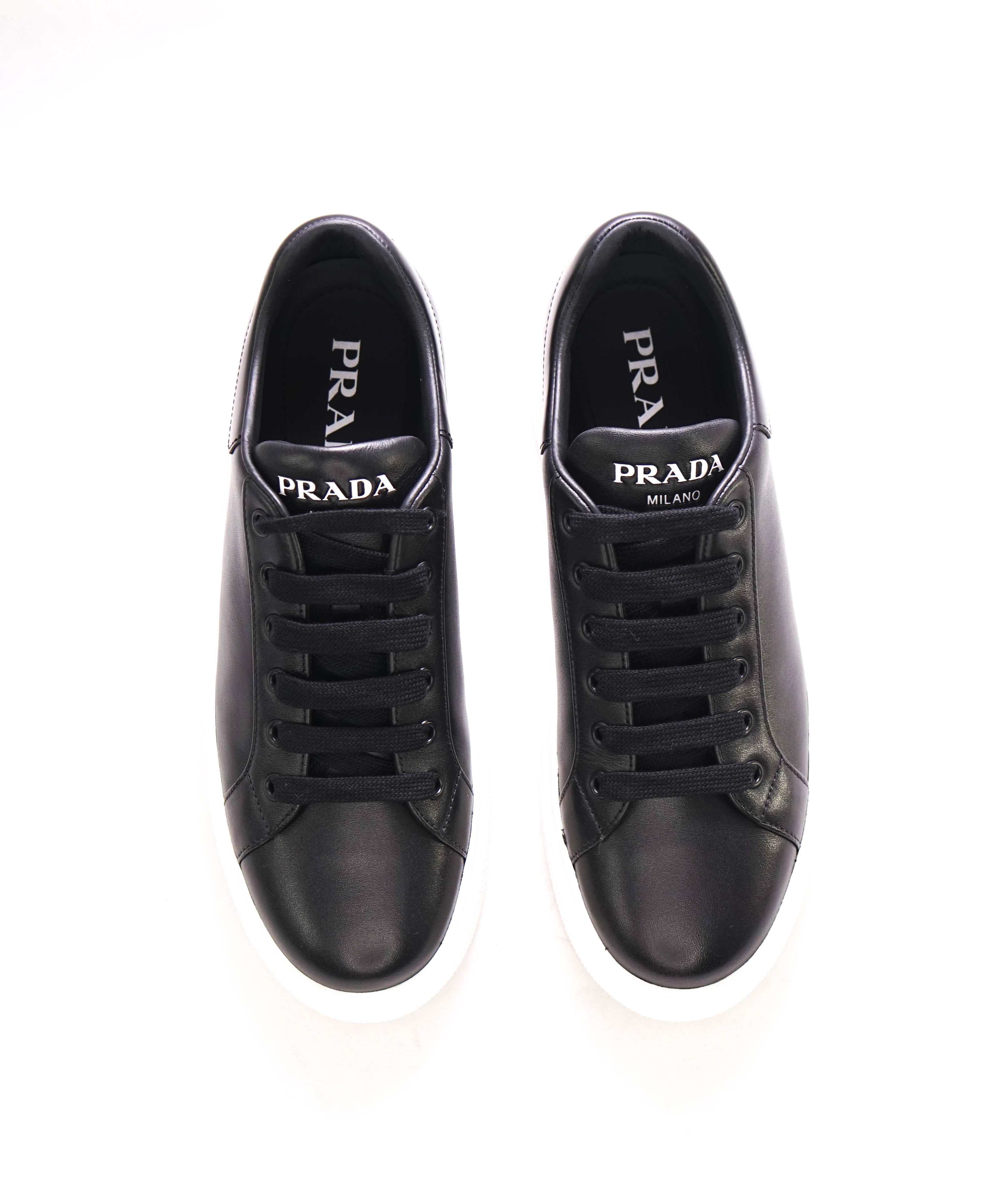 $1,150 PRADA -  Black/White Leather Sneakers With Logo Detail - 9 US (39 IT) (WOMEN)